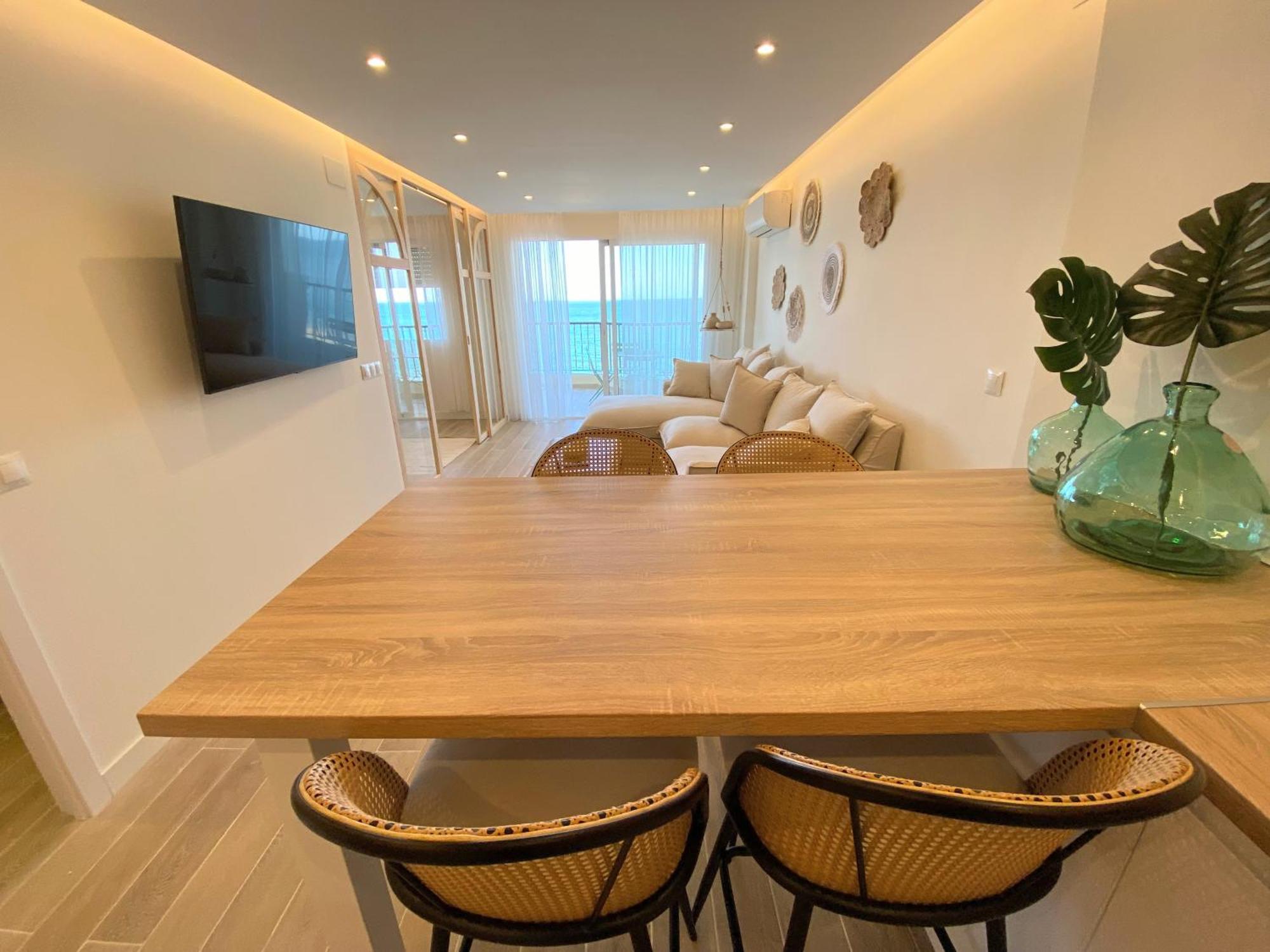 Antillas I Front Sea View Pool Apartment *