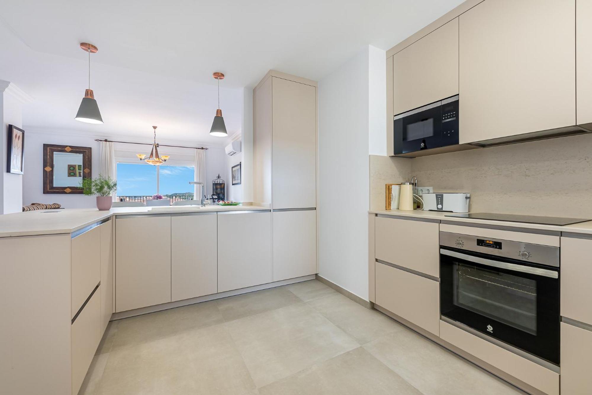 Fantastic 4 Bed La Cala Hills Apartment