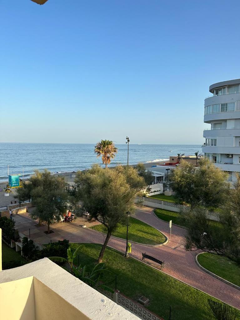 121- Beachfront With Views, Appartement Fuengirola