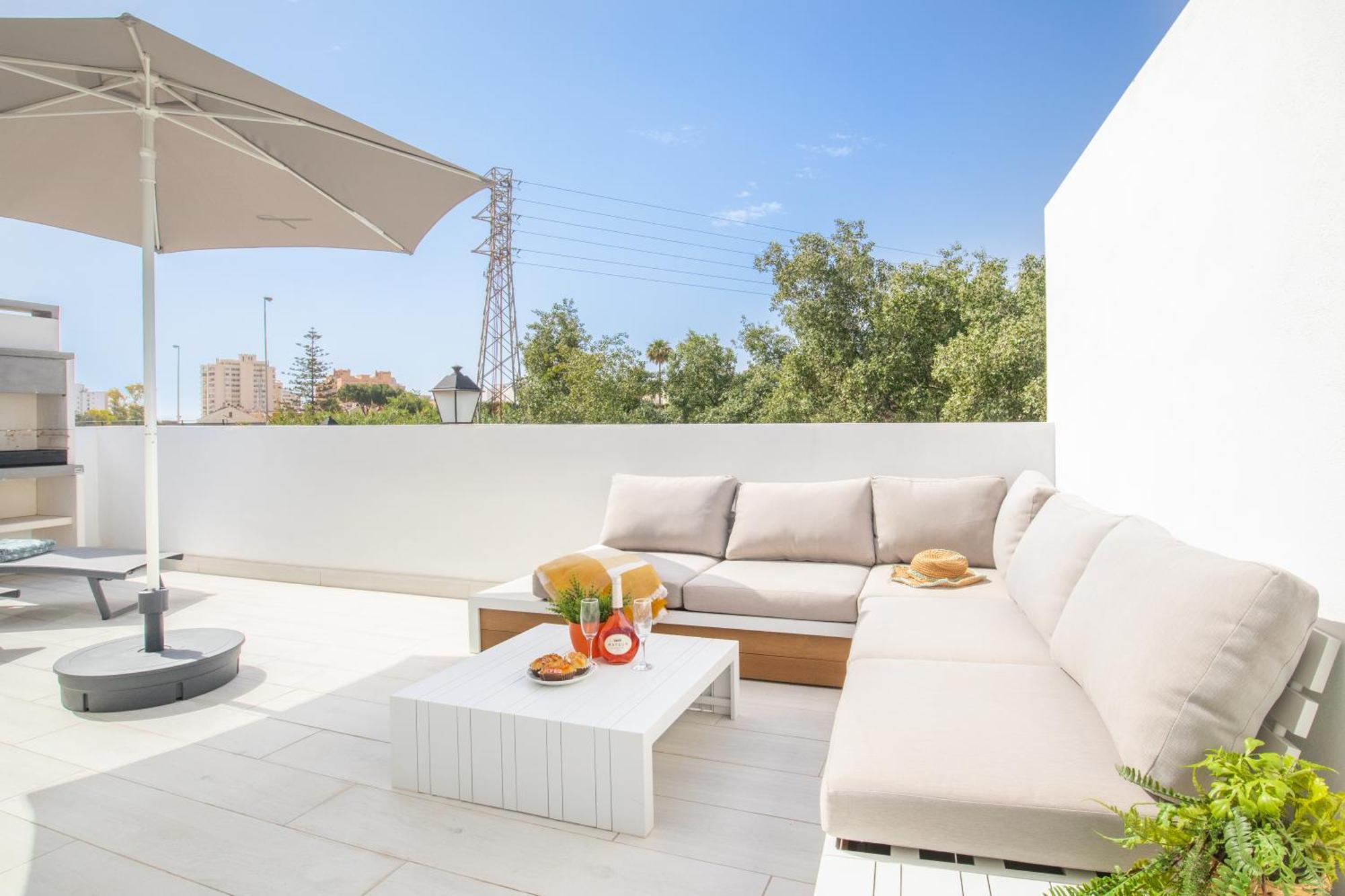 Casa Boliches Sunny & Near Fuengirola's Ferienhaus *