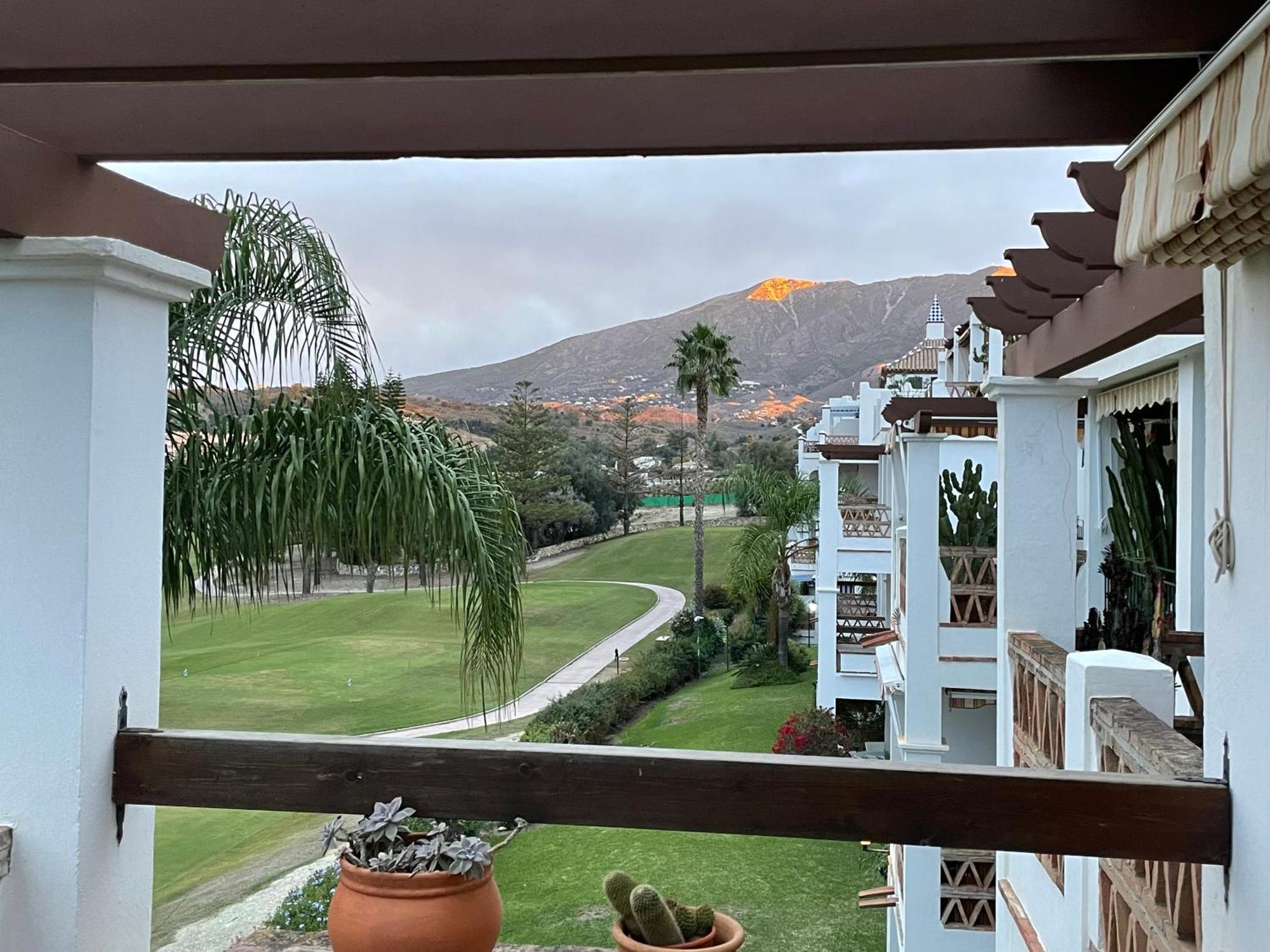 Mijas Golf Frontline Luxury 2 Bed Beautiful Golf, Mountains And Views Fuengirola