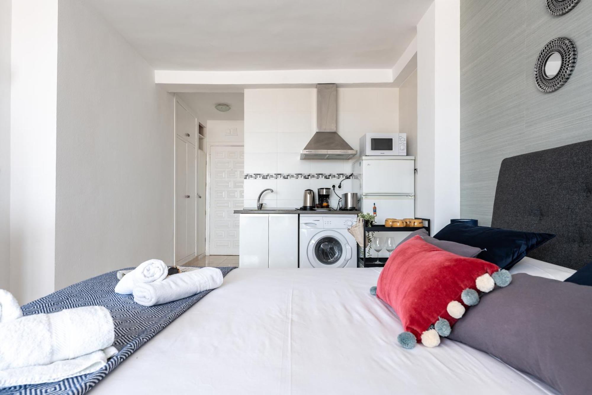 Ct 301 - Faro's Centro Huoneisto Fuengirola