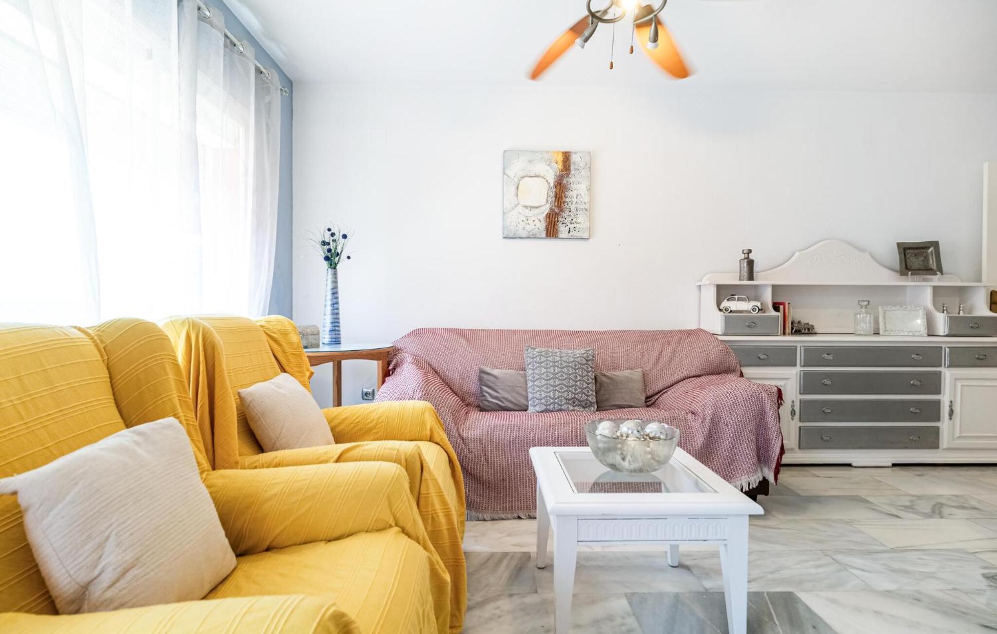 Stunning In With Kitchen Apartment *