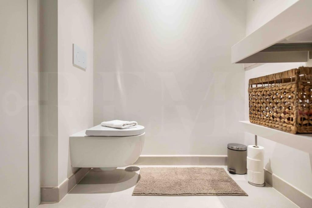 Apartment Lovely View With Private Jacuzzi & Terrace, Pool And Parking By Rems