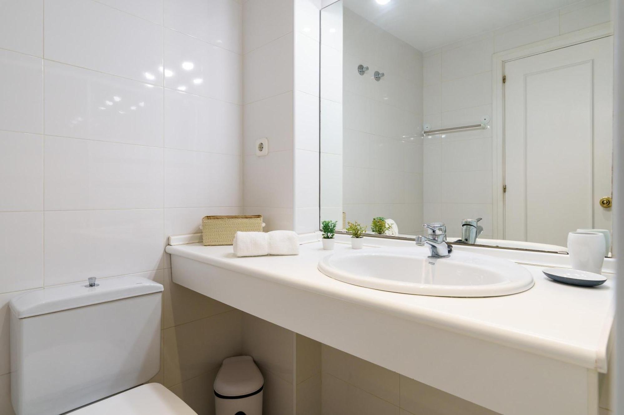 Hispanidad With Pool - Happy Apartment *