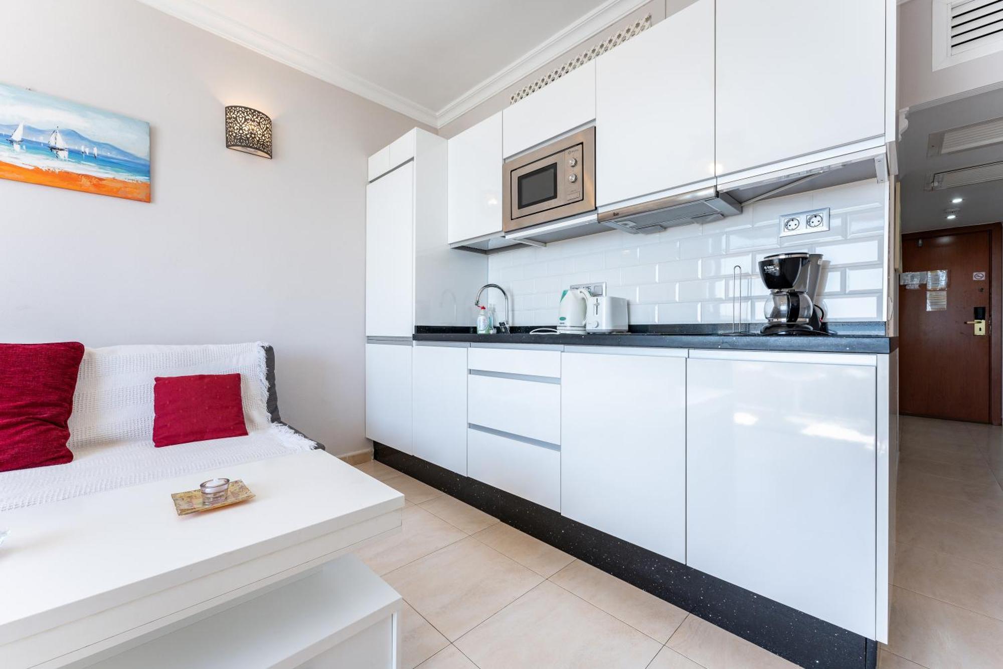 Stunning Marina View Apartment *