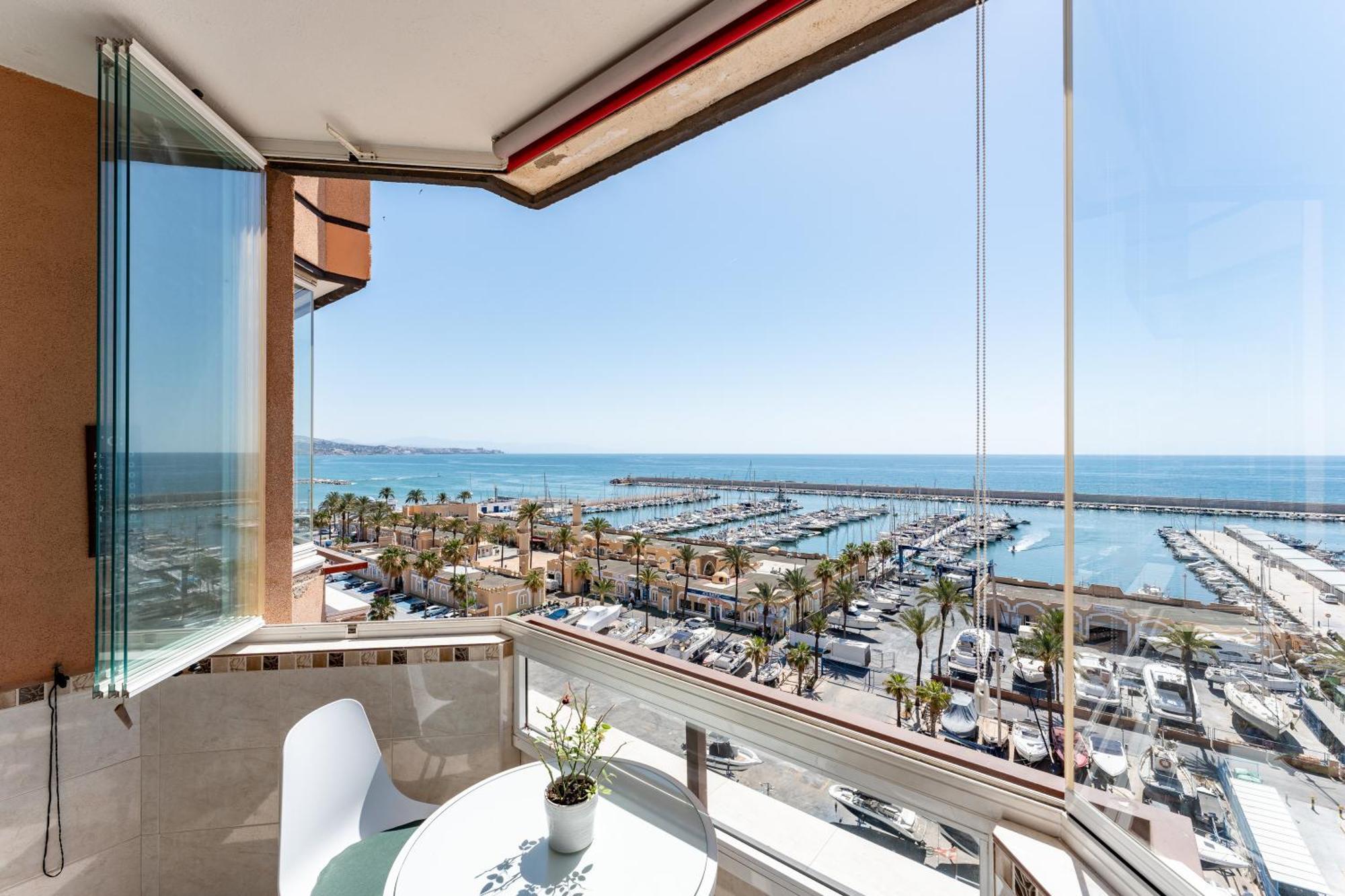 Apartment Stunning Marina View Fuengirola