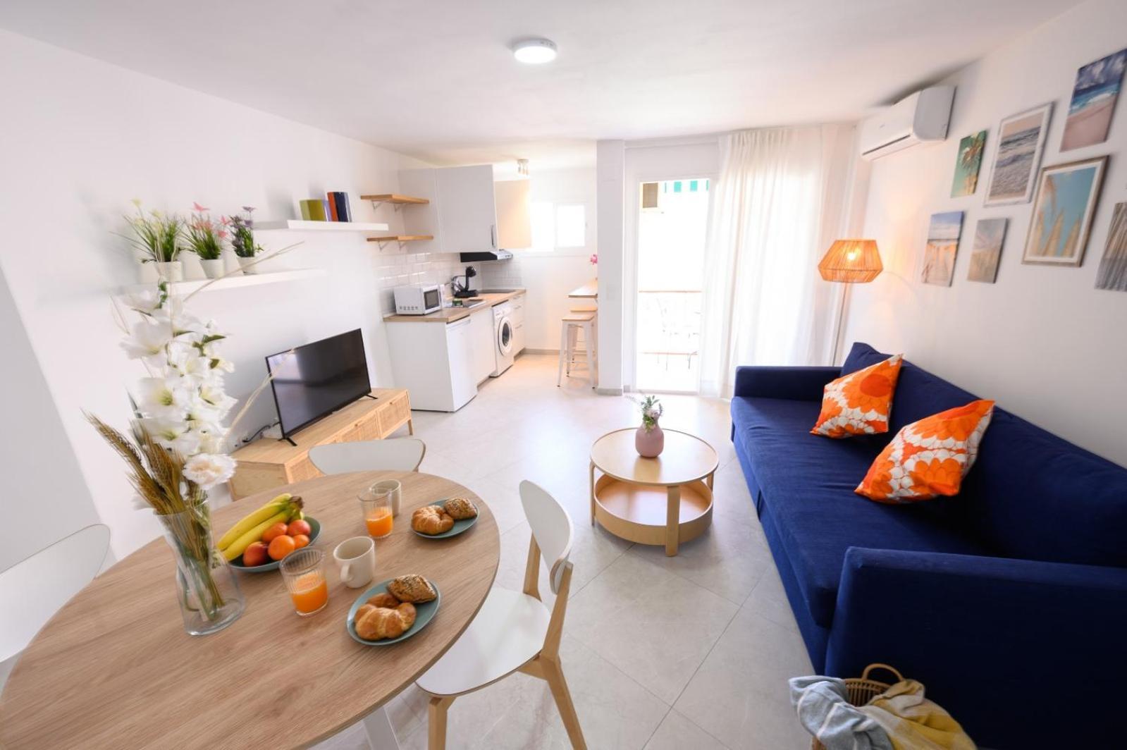 Burgos, Terrace, Parking By 10tosea * Fuengirola