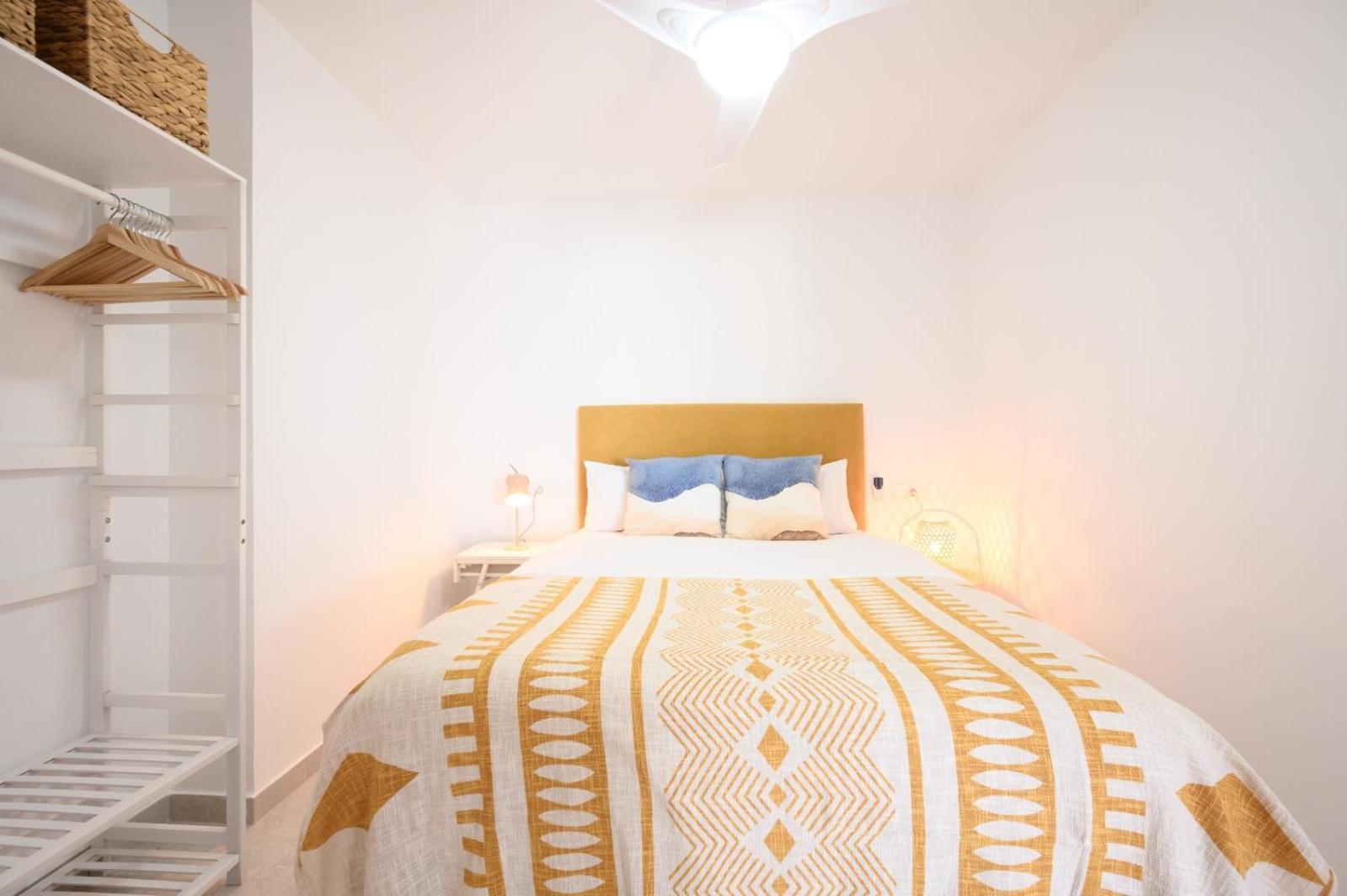 Burgos, Terrace, Parking By 10tosea *