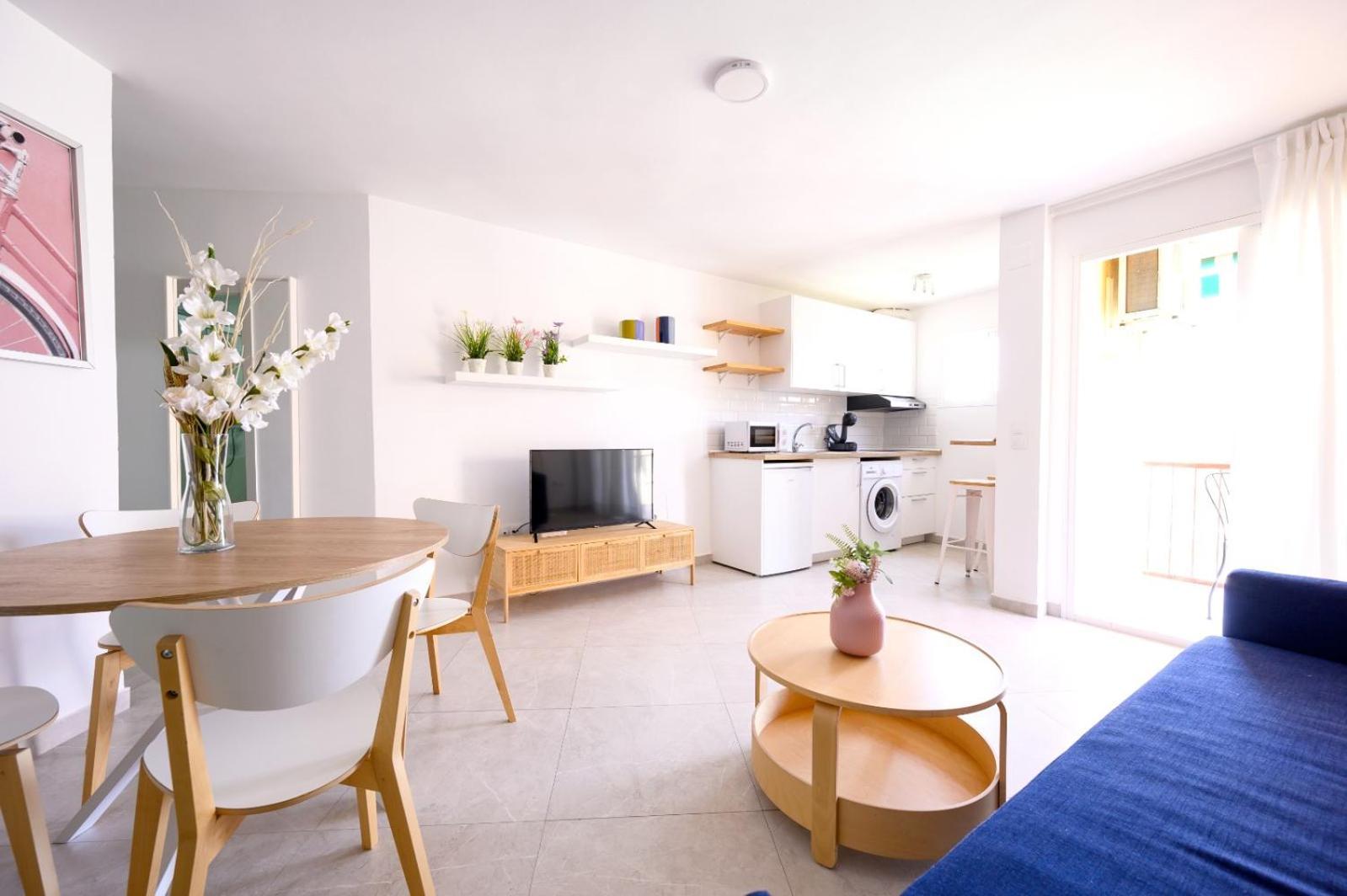 Burgos, Terrace, Parking By 10tosea * Fuengirola