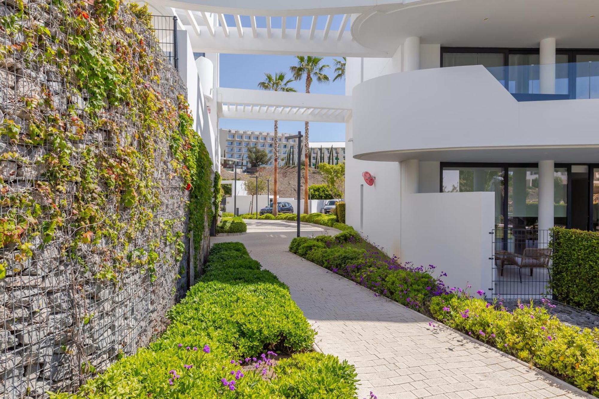 Modern Pedro, Higueron Reserve Apartment