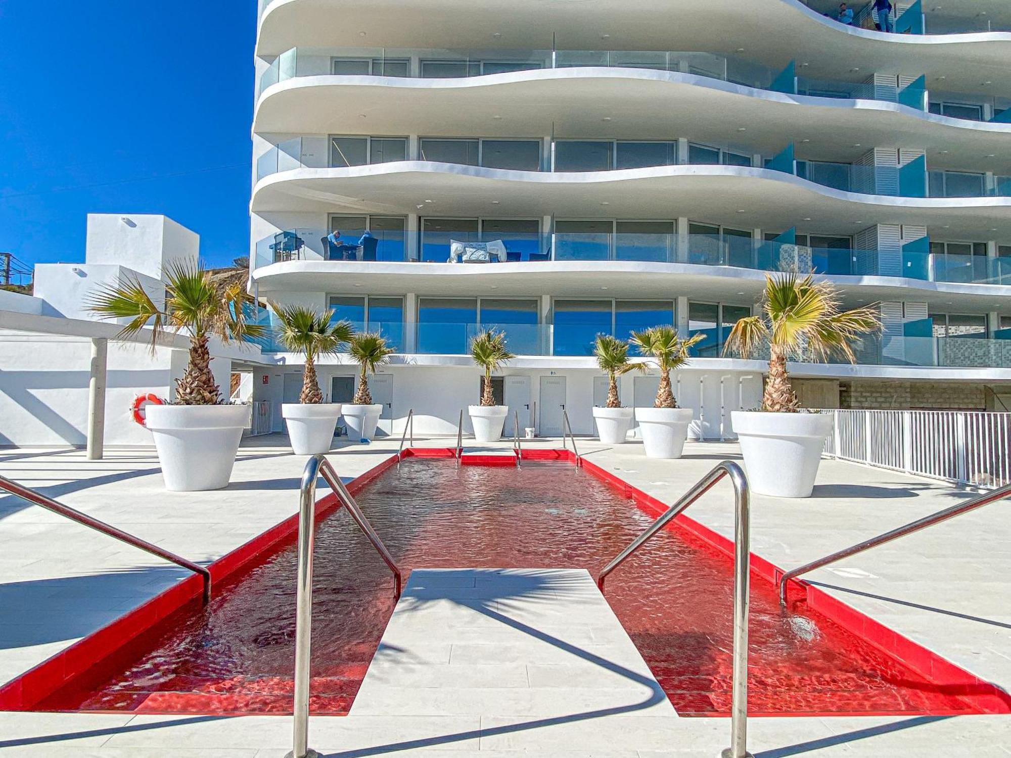 Apartment Amazing Sea Views - The Wave Ii, Pool And Sea View