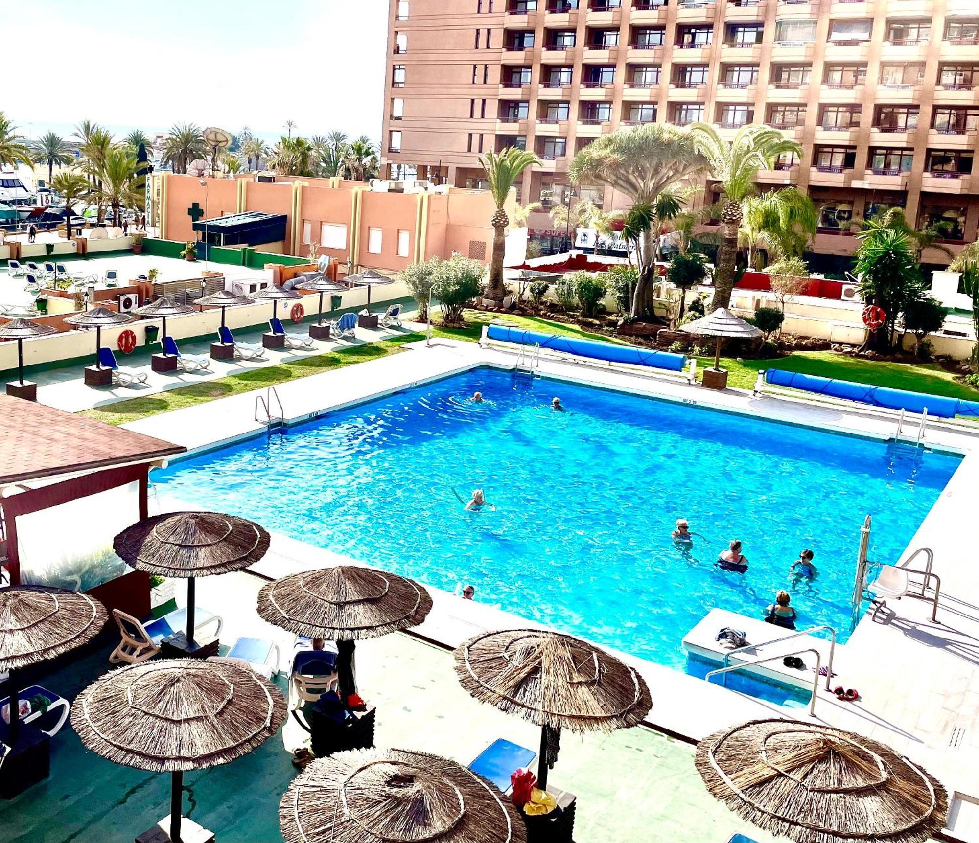 Pyr Private Sunny Pool Side Apartment Fuengirola