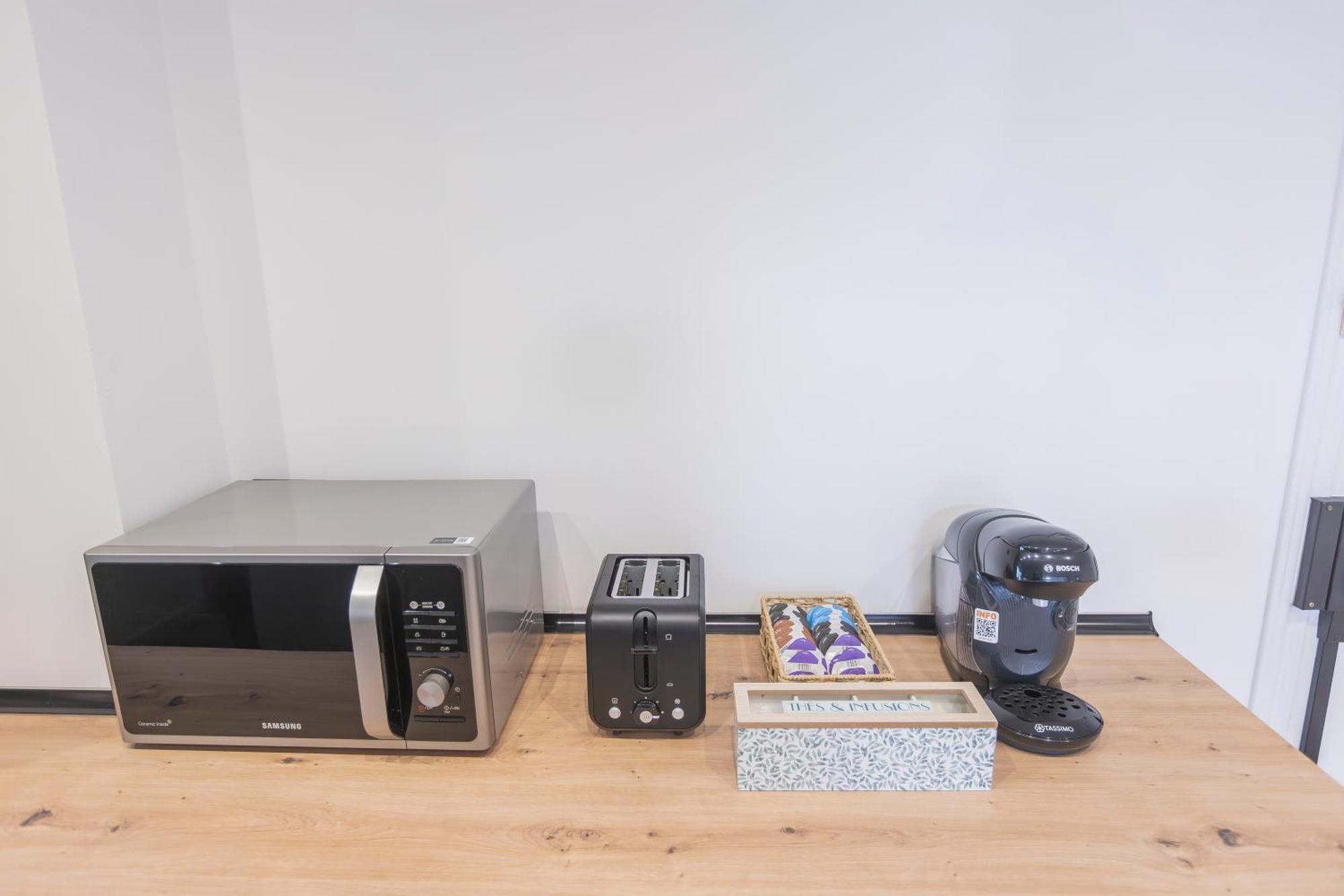 Apartment Fully Renovated In The Heart Of Fuengirola, 2 Min Walk To The *