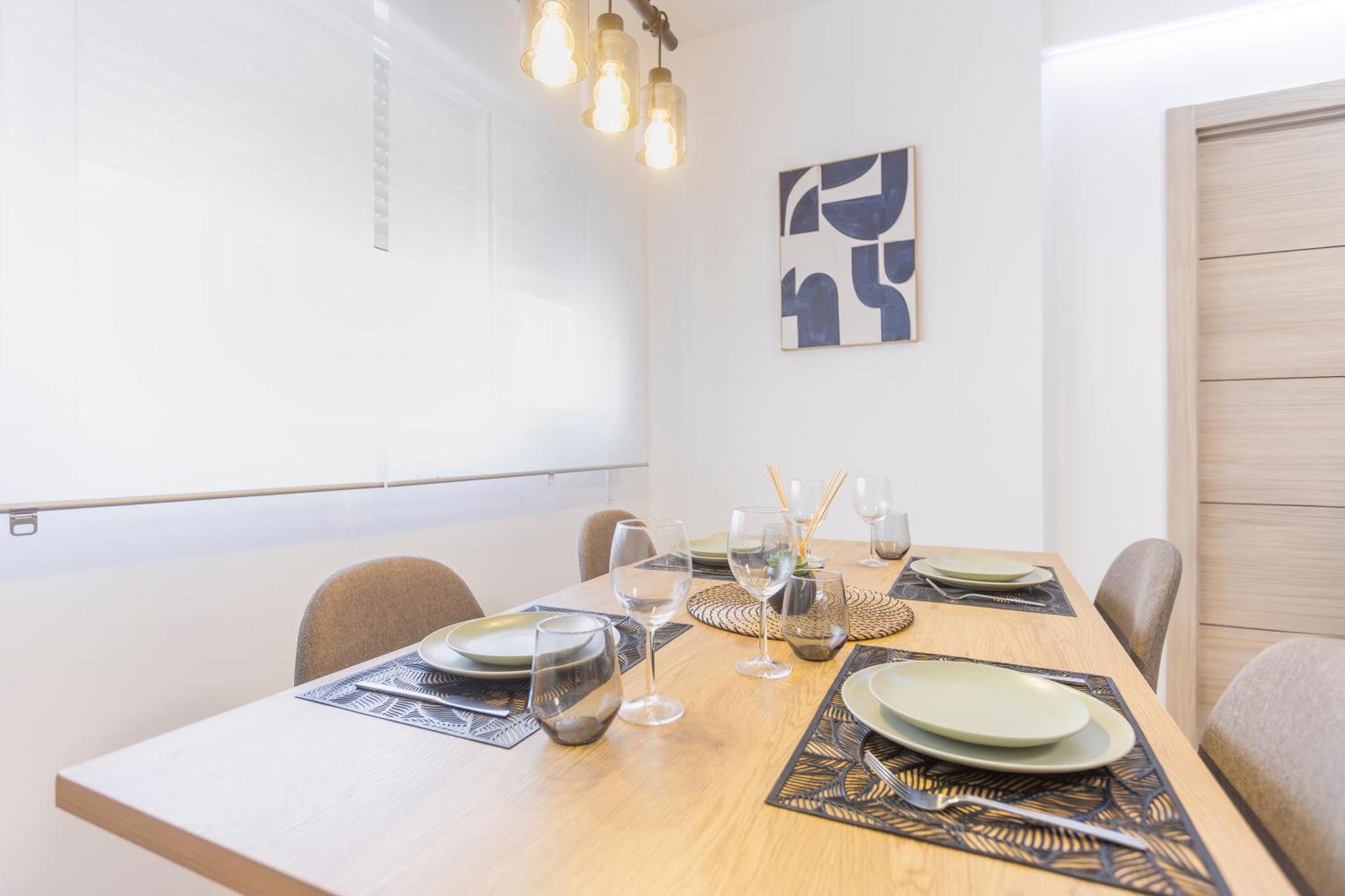 Fully Renovated In The Heart Of Fuengirola, 2 Min Walk To The *