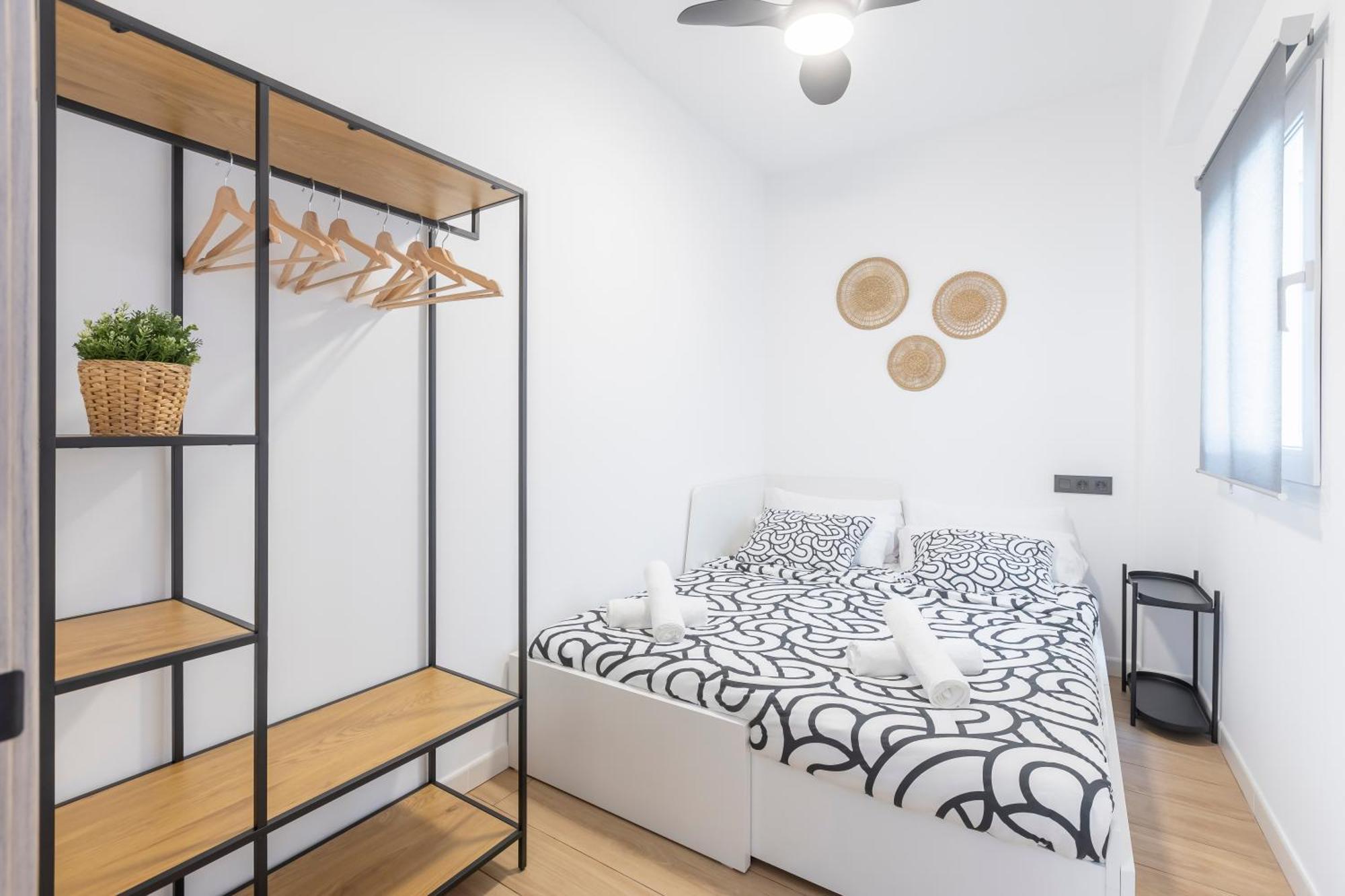 Apartment Fully Renovated In The Heart Of Fuengirola, 2 Min Walk To The Fuengirola