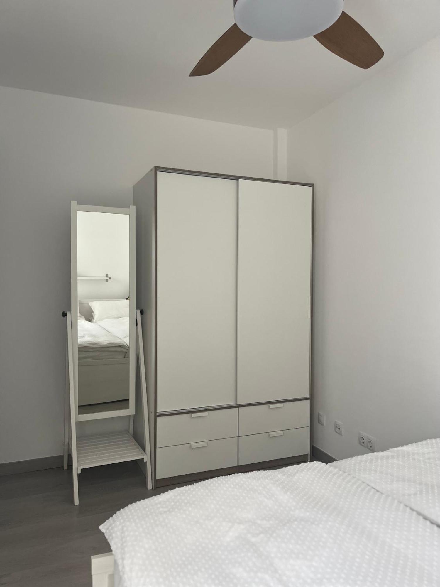 Lets In The Sun - Clavel Appartement *