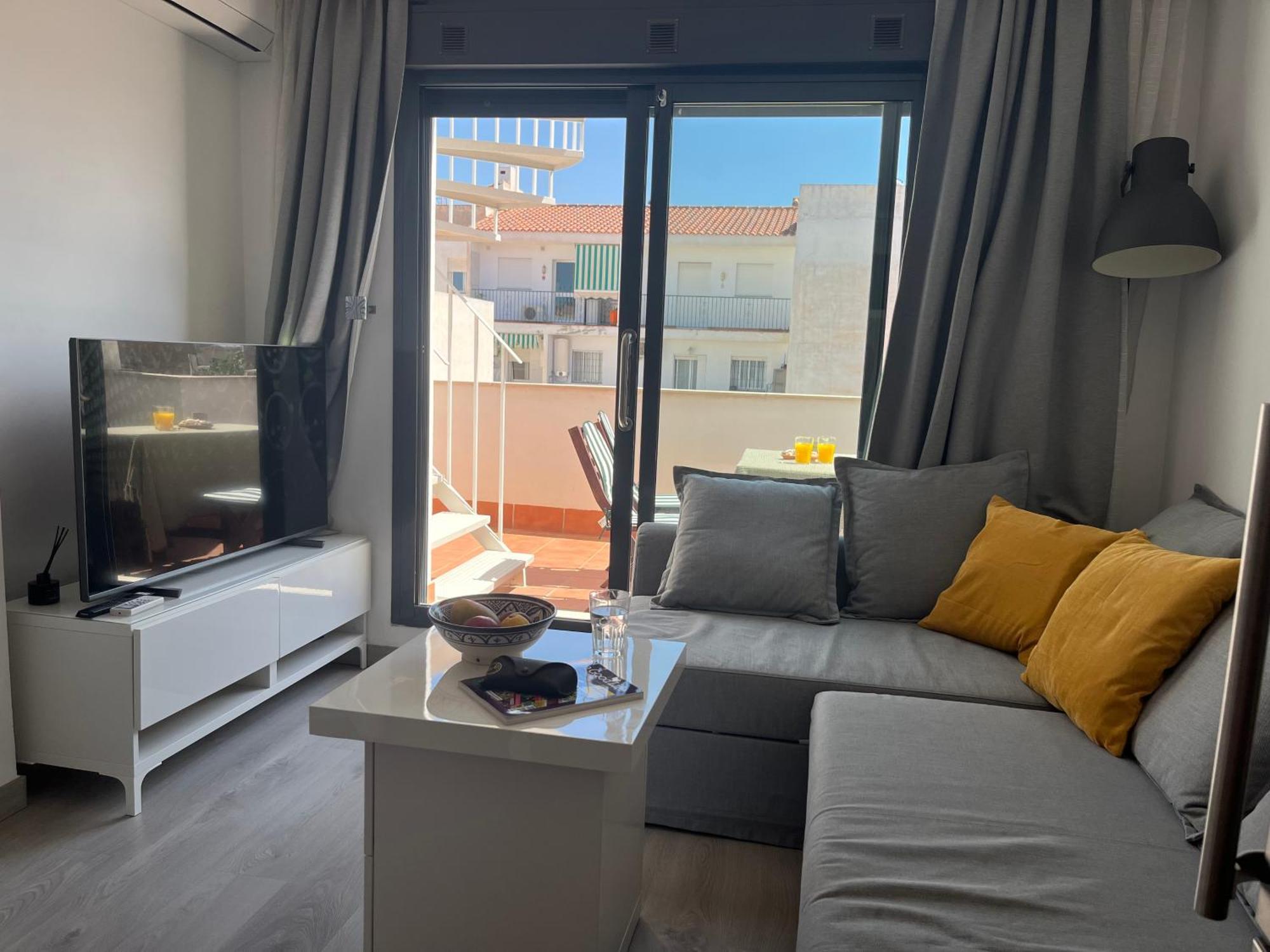 Lets In The Sun - Clavel Appartement *