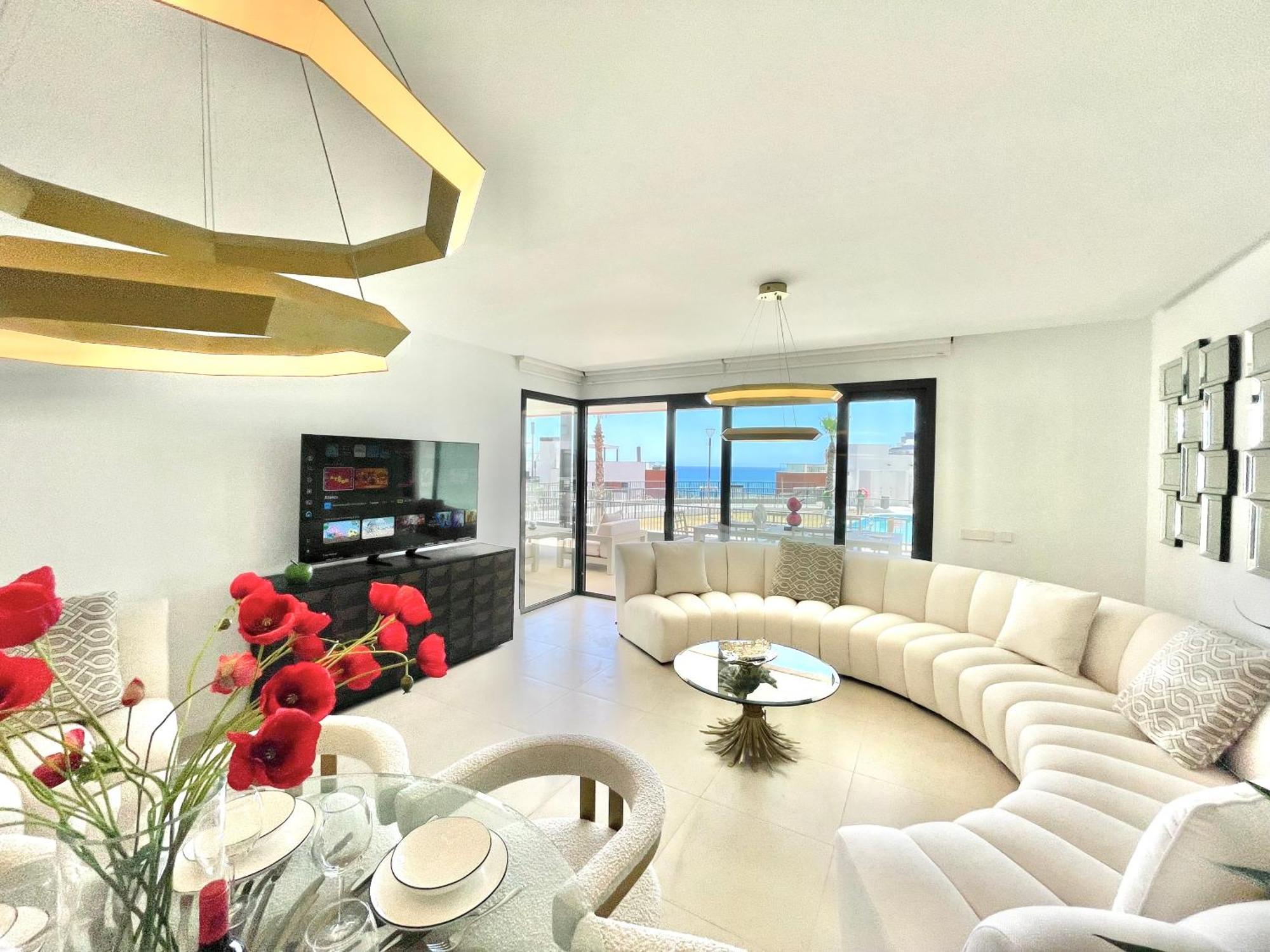 Upscale 3 Bedroom 300m From The * Fuengirola