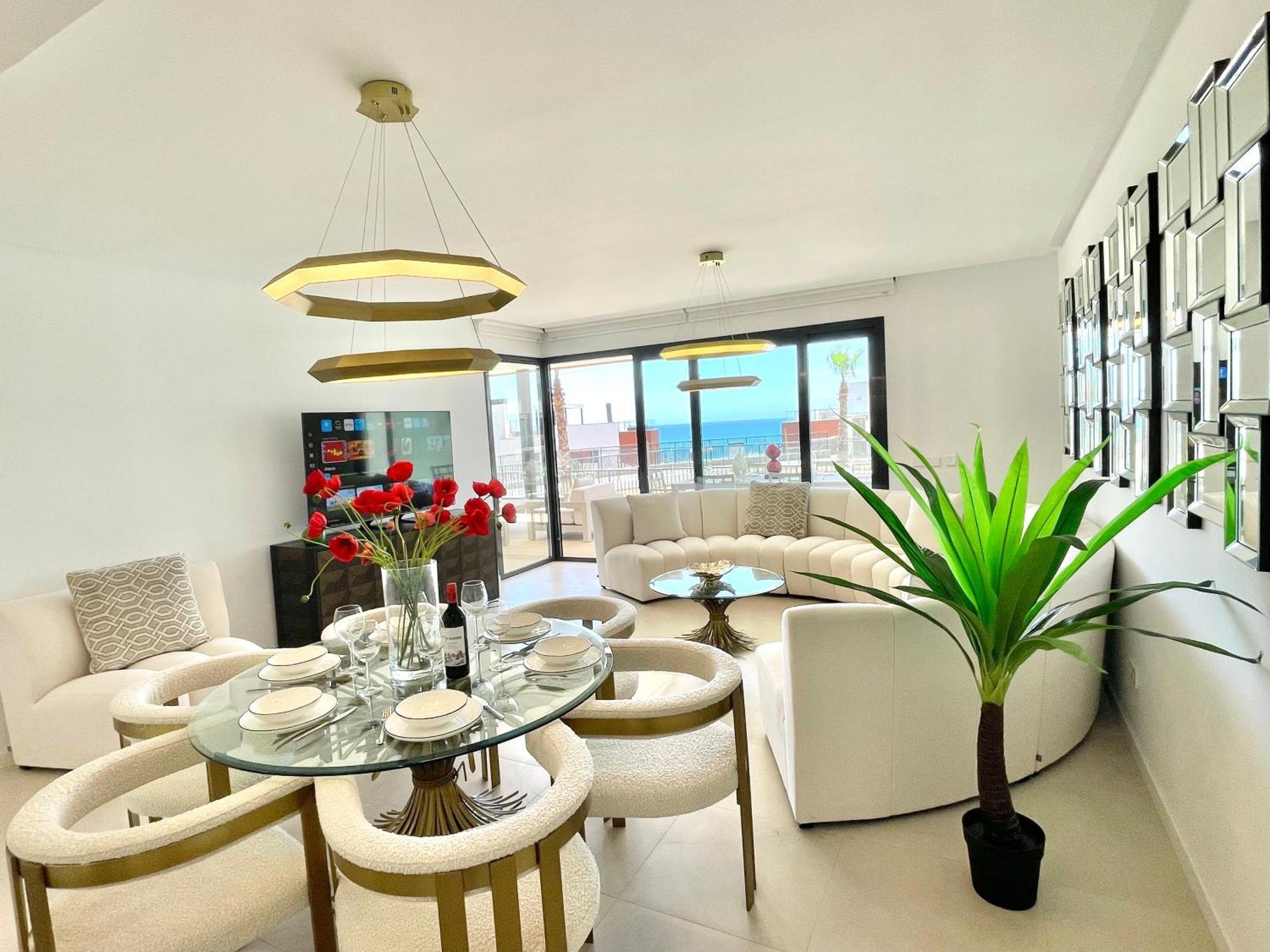Appartement Upscale 3 Bedroom 300m From The *