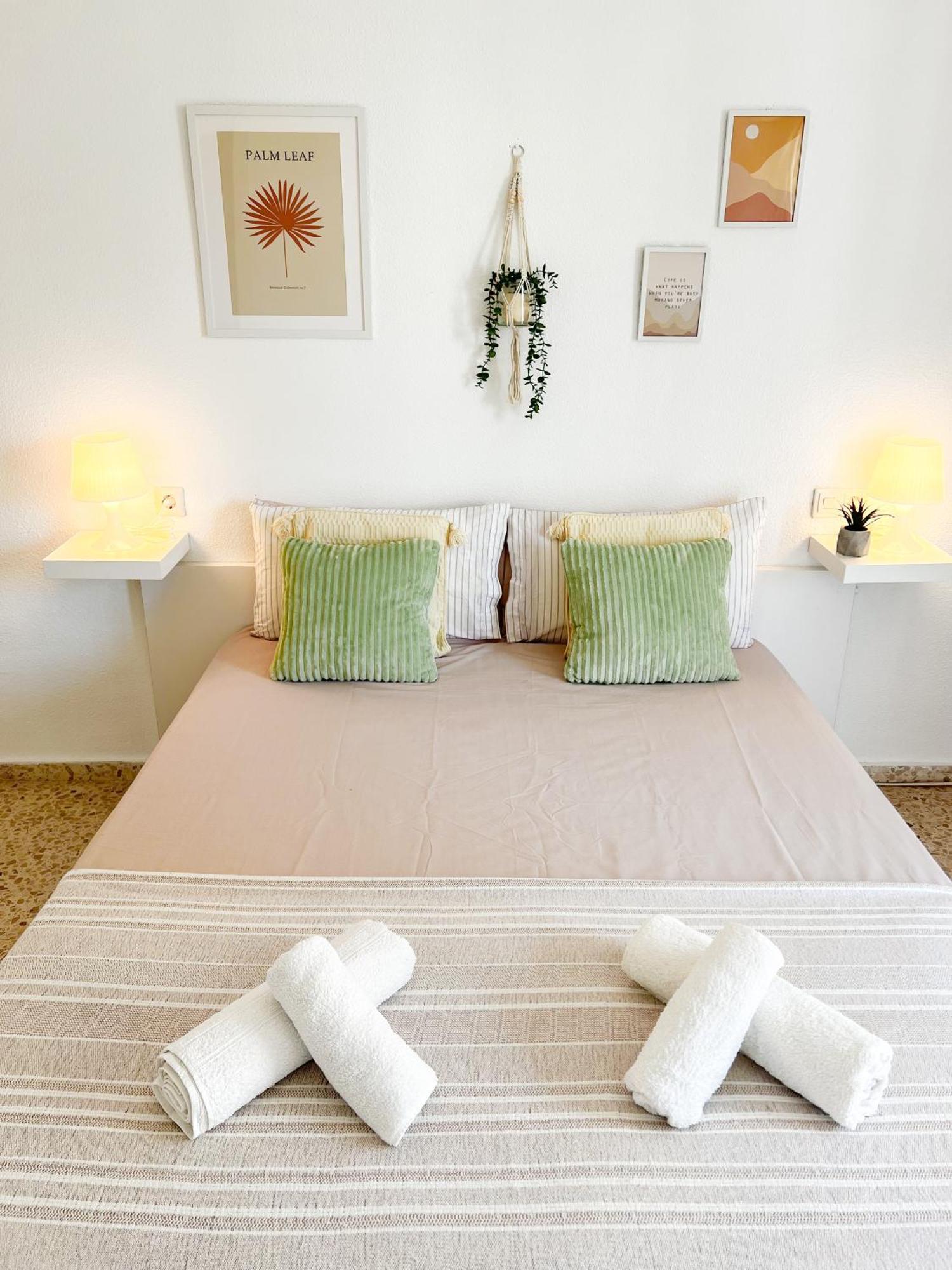 Bright And Cozy Flat By The