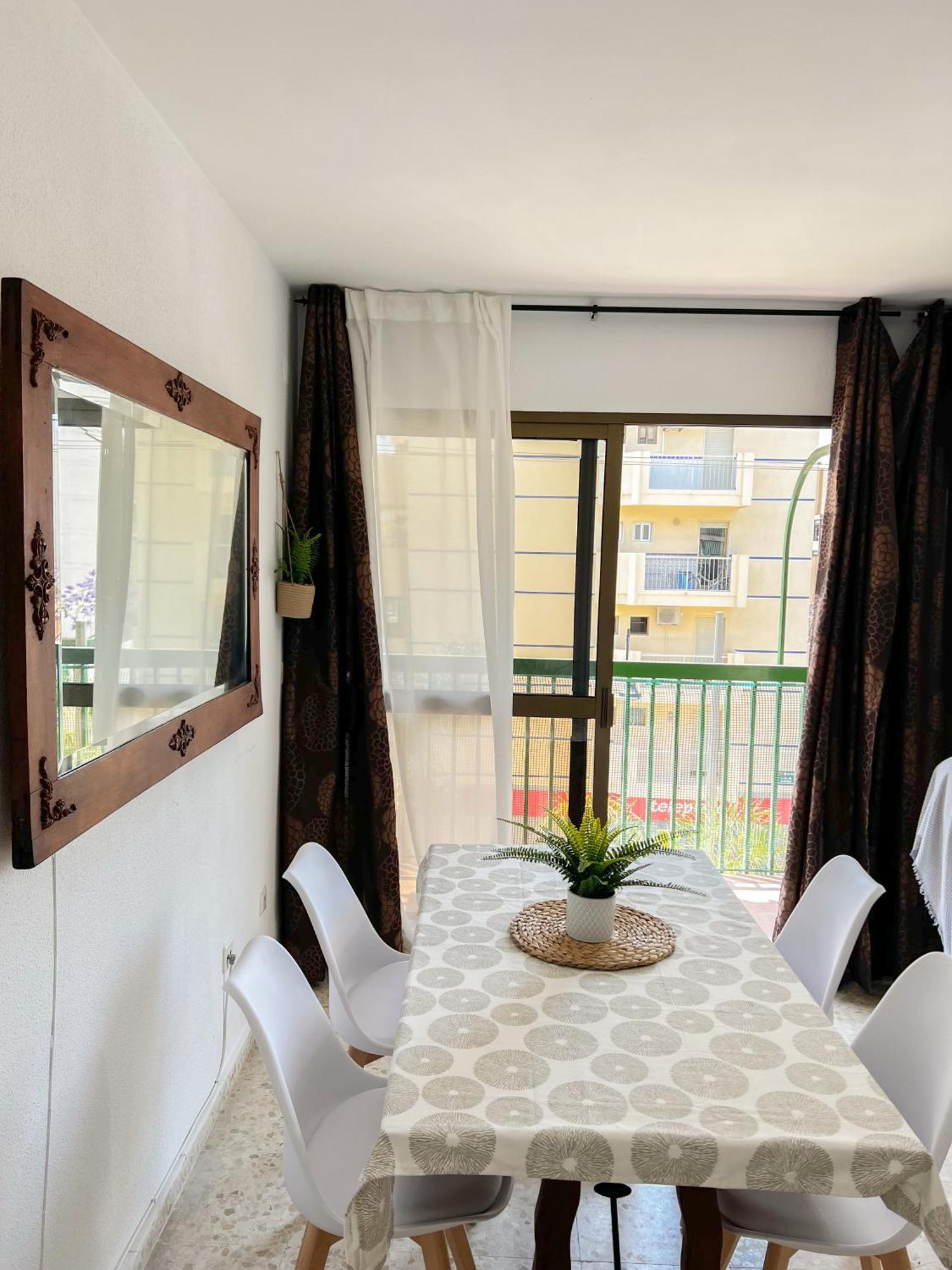 Bright And Cozy Flat By The *