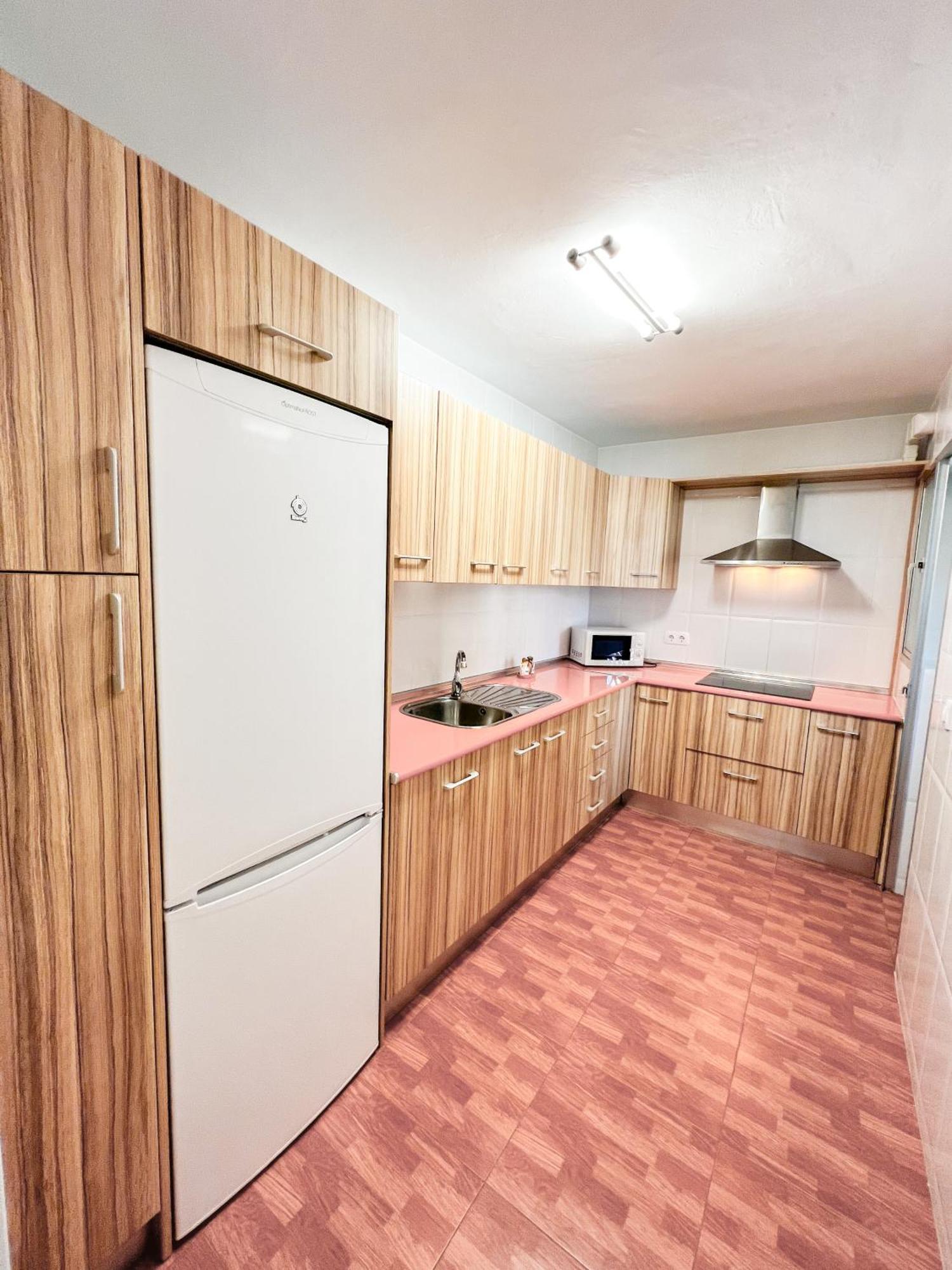 Bright And Cozy Flat By The Apartment *