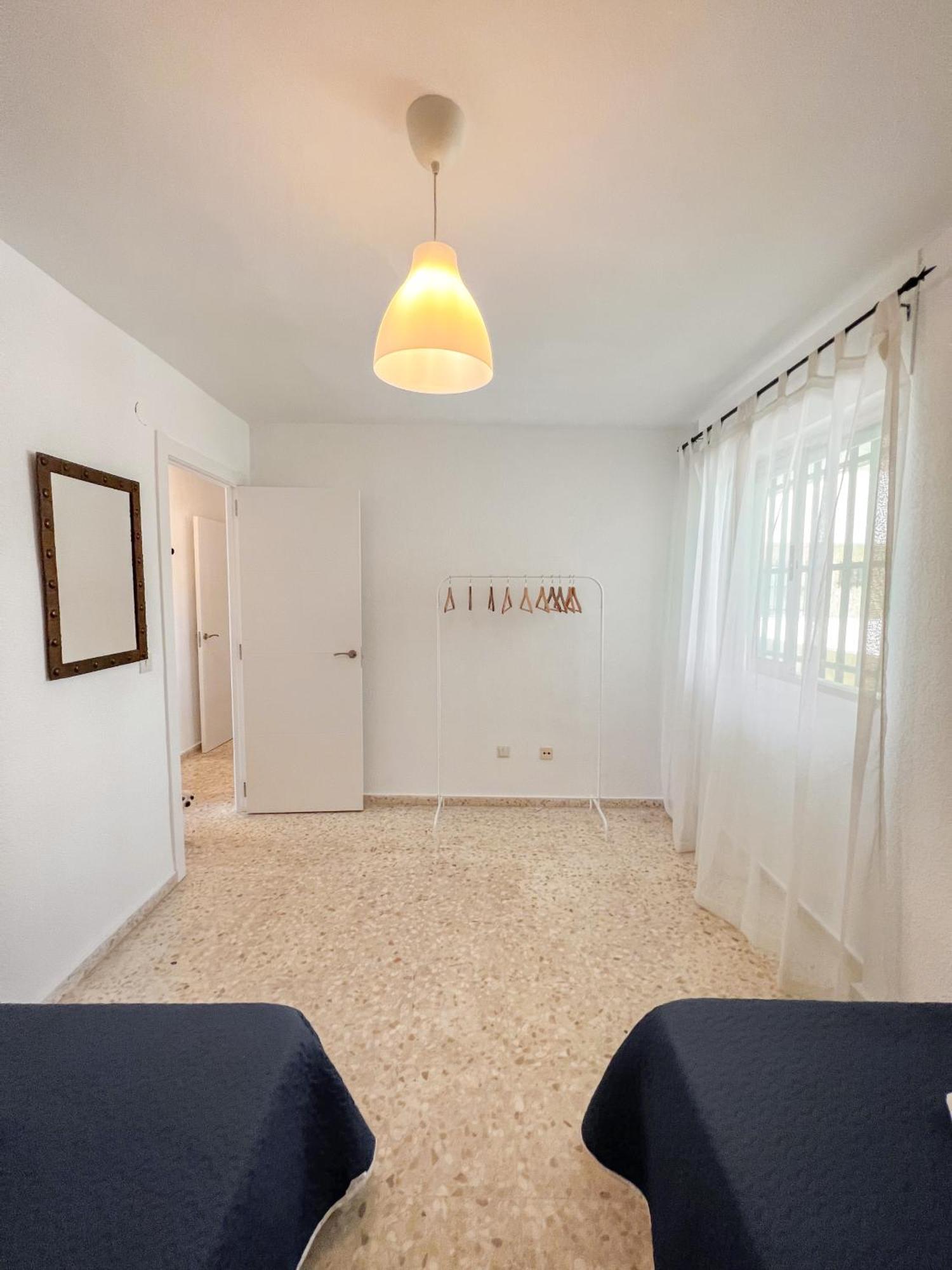 Bright And Cozy Flat By The Apartment