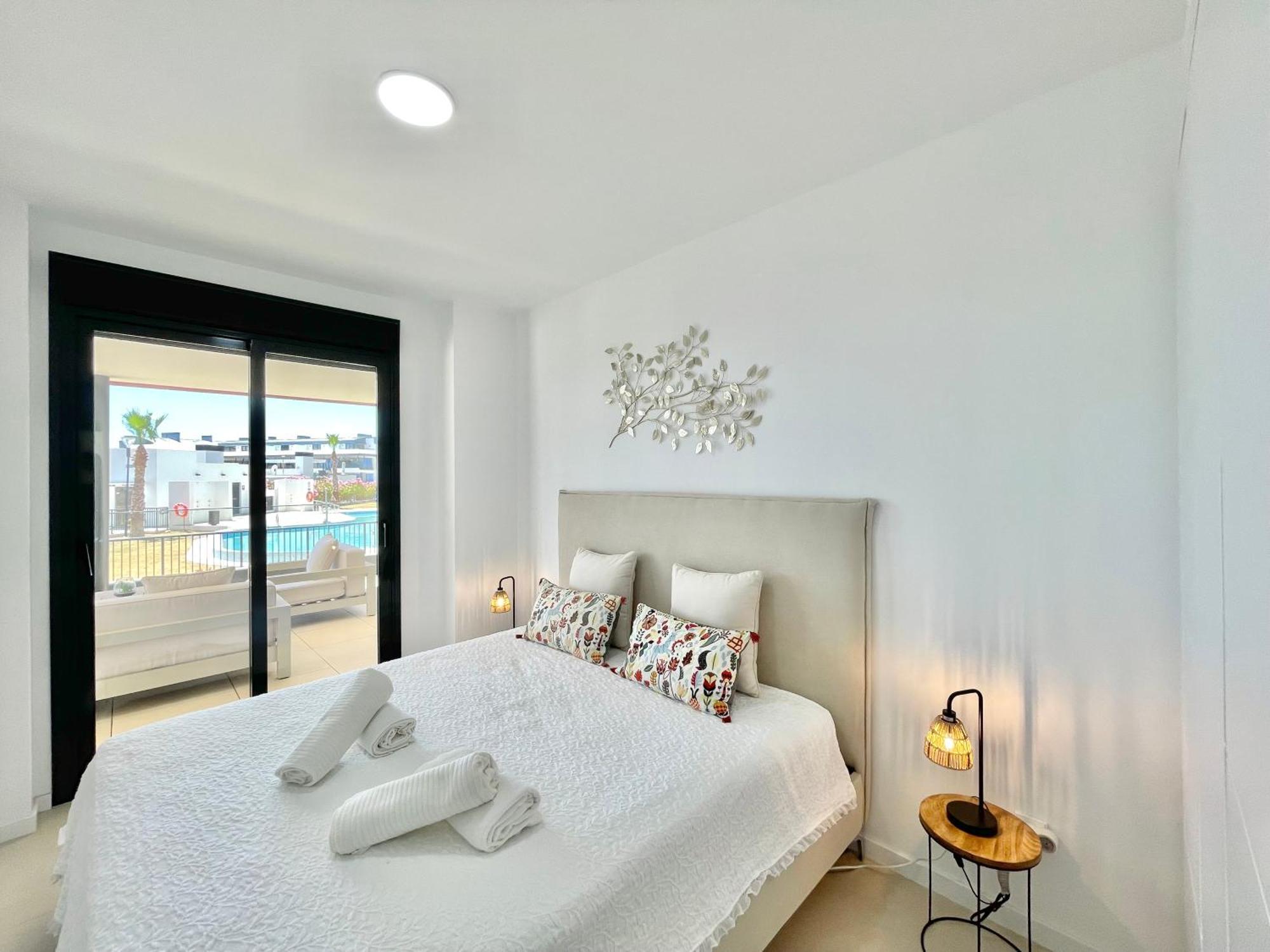 Appartement Upscale 3 Bedroom 300m From The *