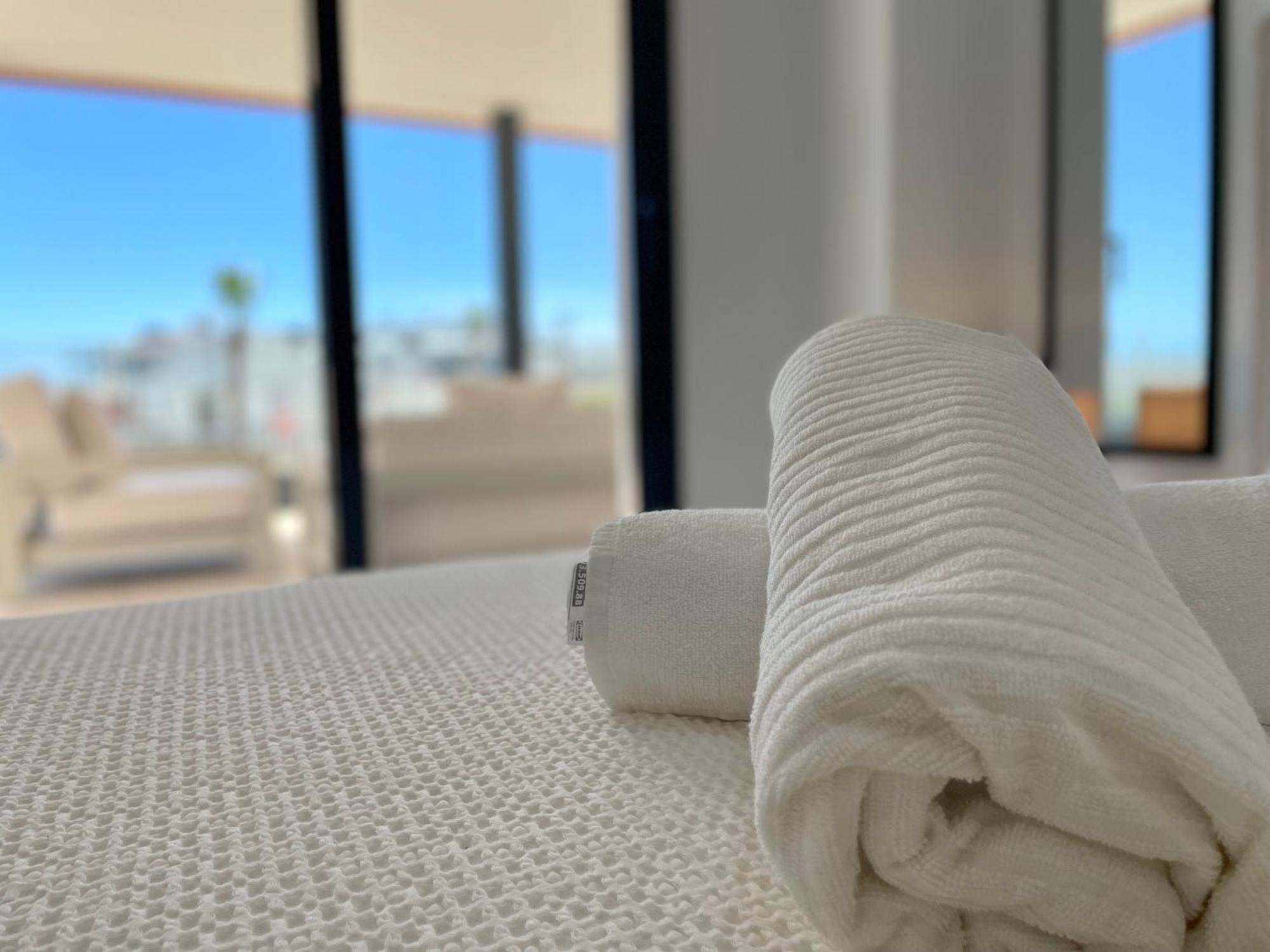 Upscale 3 Bedroom 300m From The Appartement Fuengirola