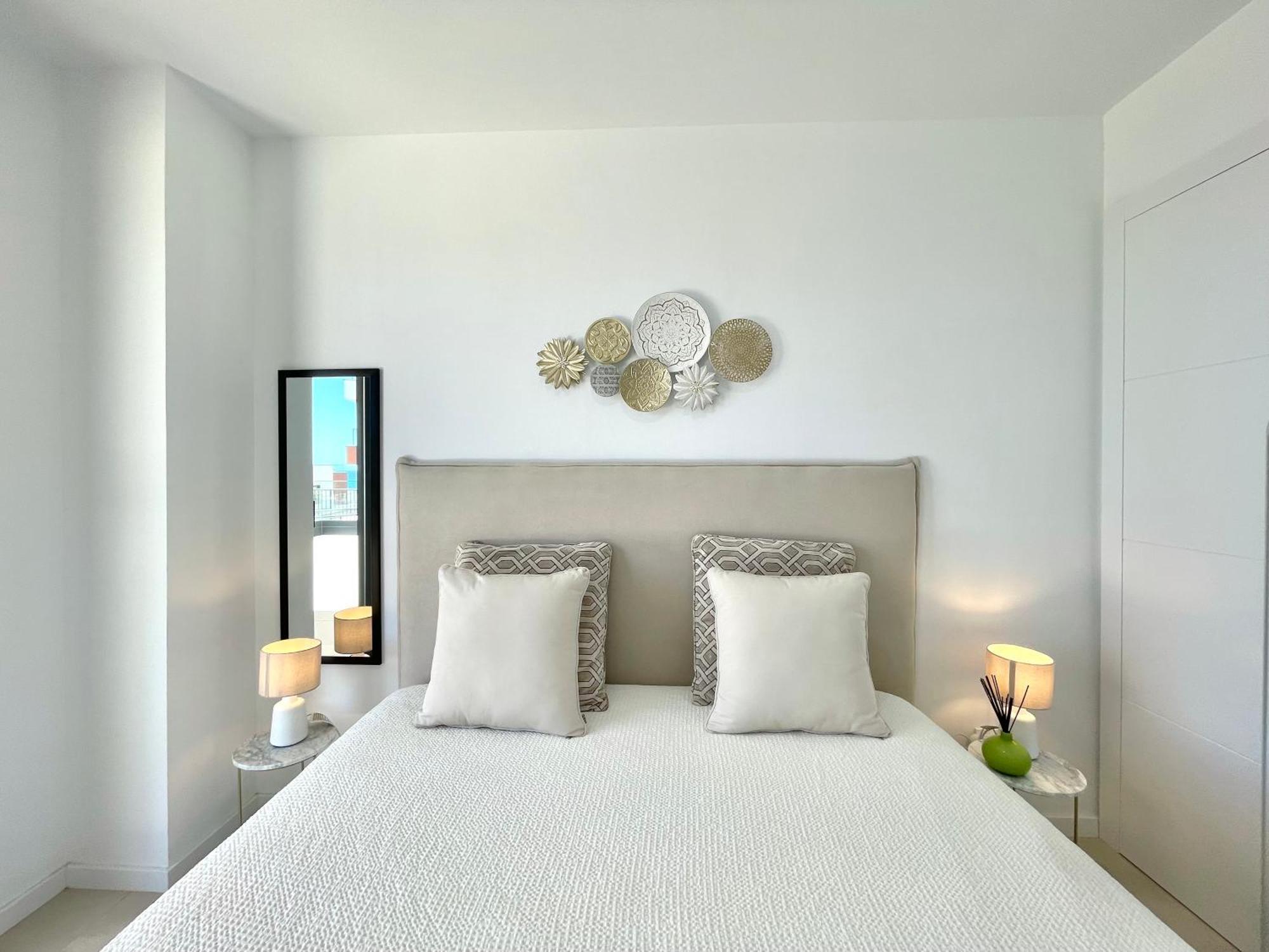 Upscale 3 Bedroom 300m From The *