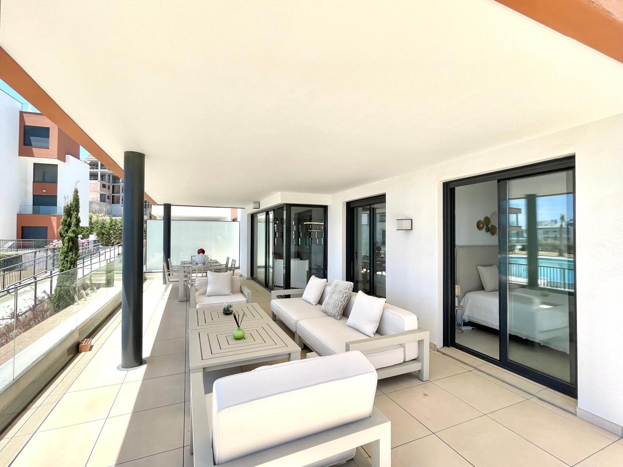 Appartement Upscale 3 Bedroom 300m From The *