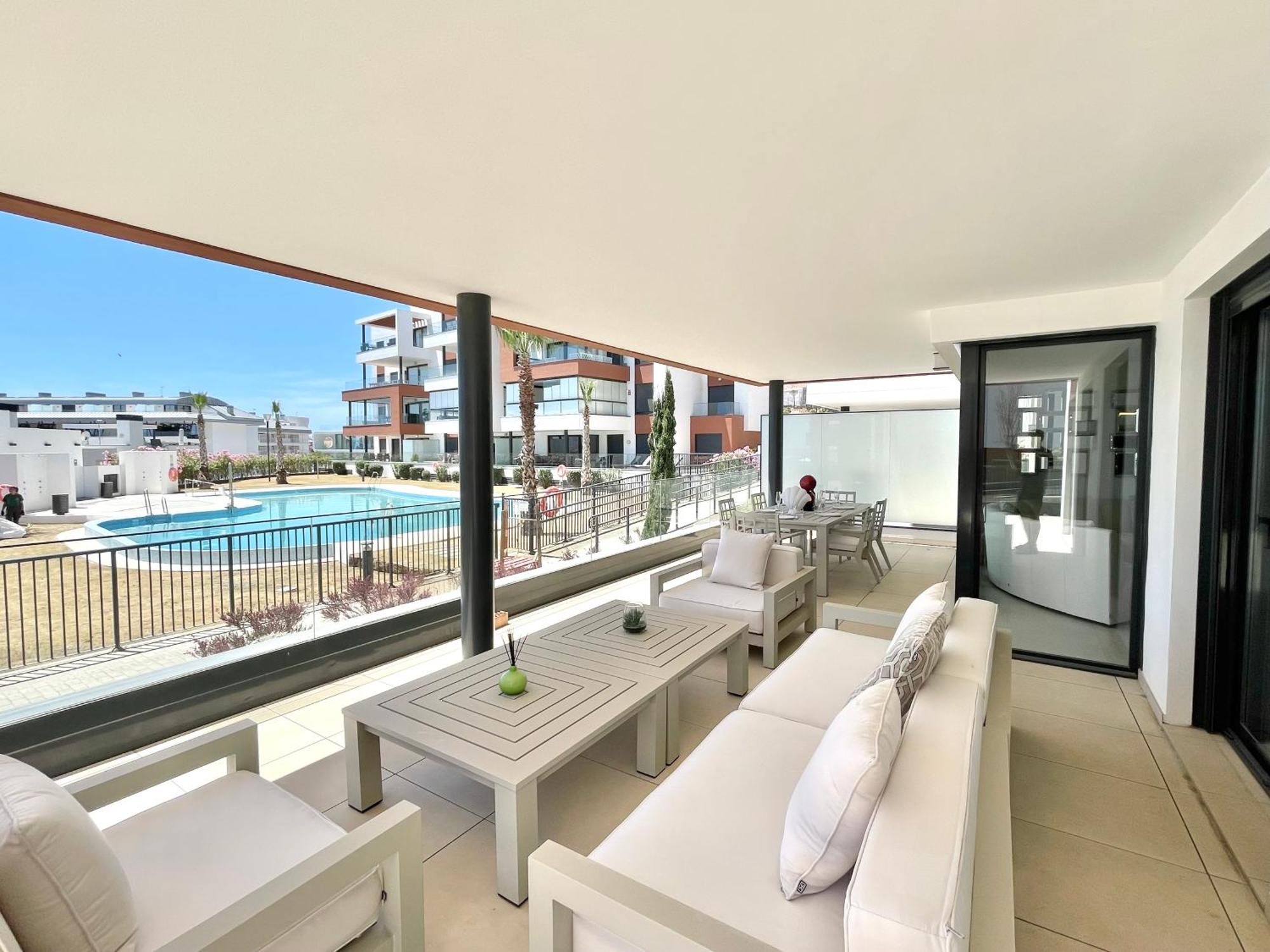 Appartement Upscale 3 Bedroom 300m From The
