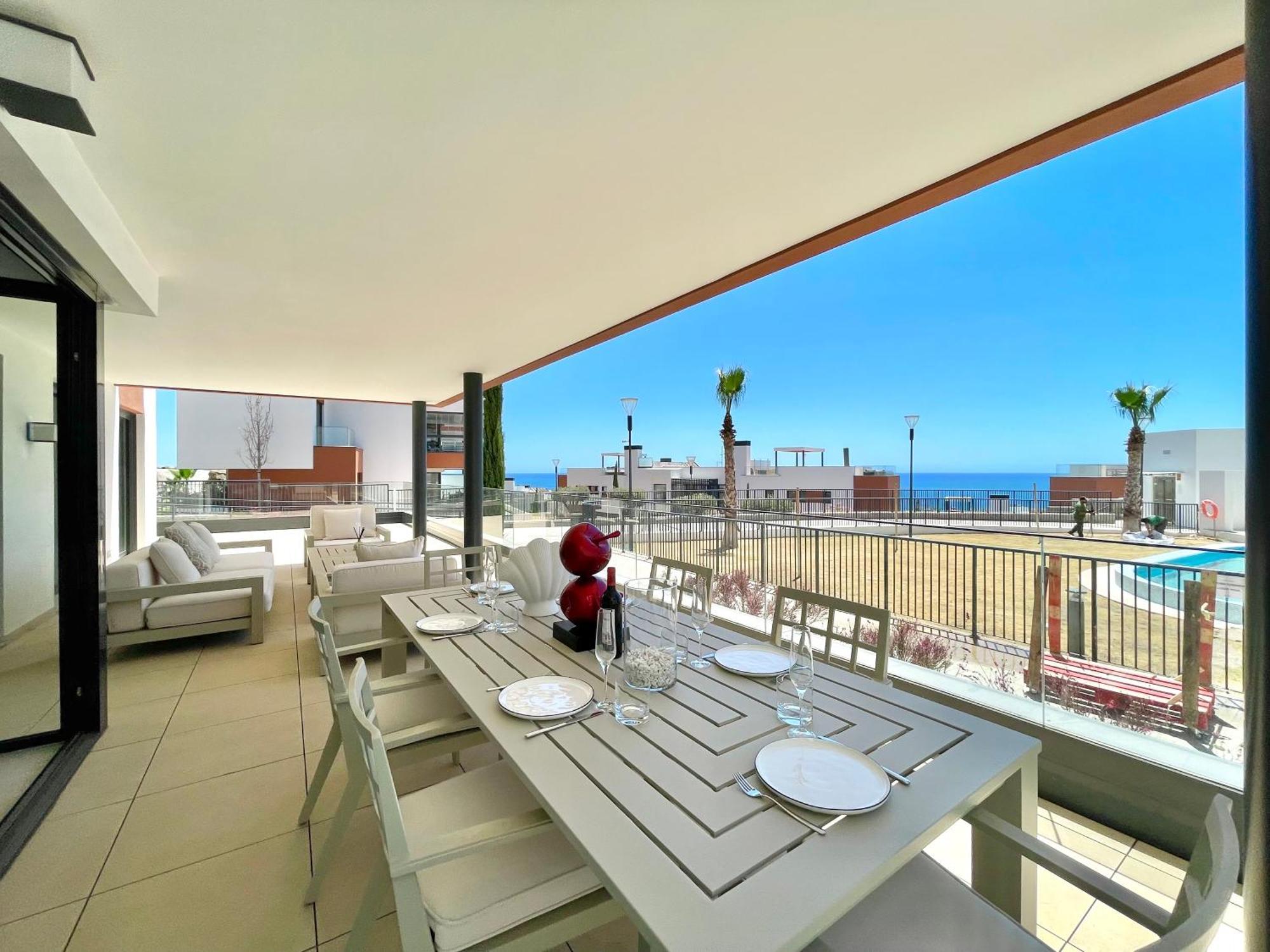 Upscale 3 Bedroom 300m From The * Fuengirola