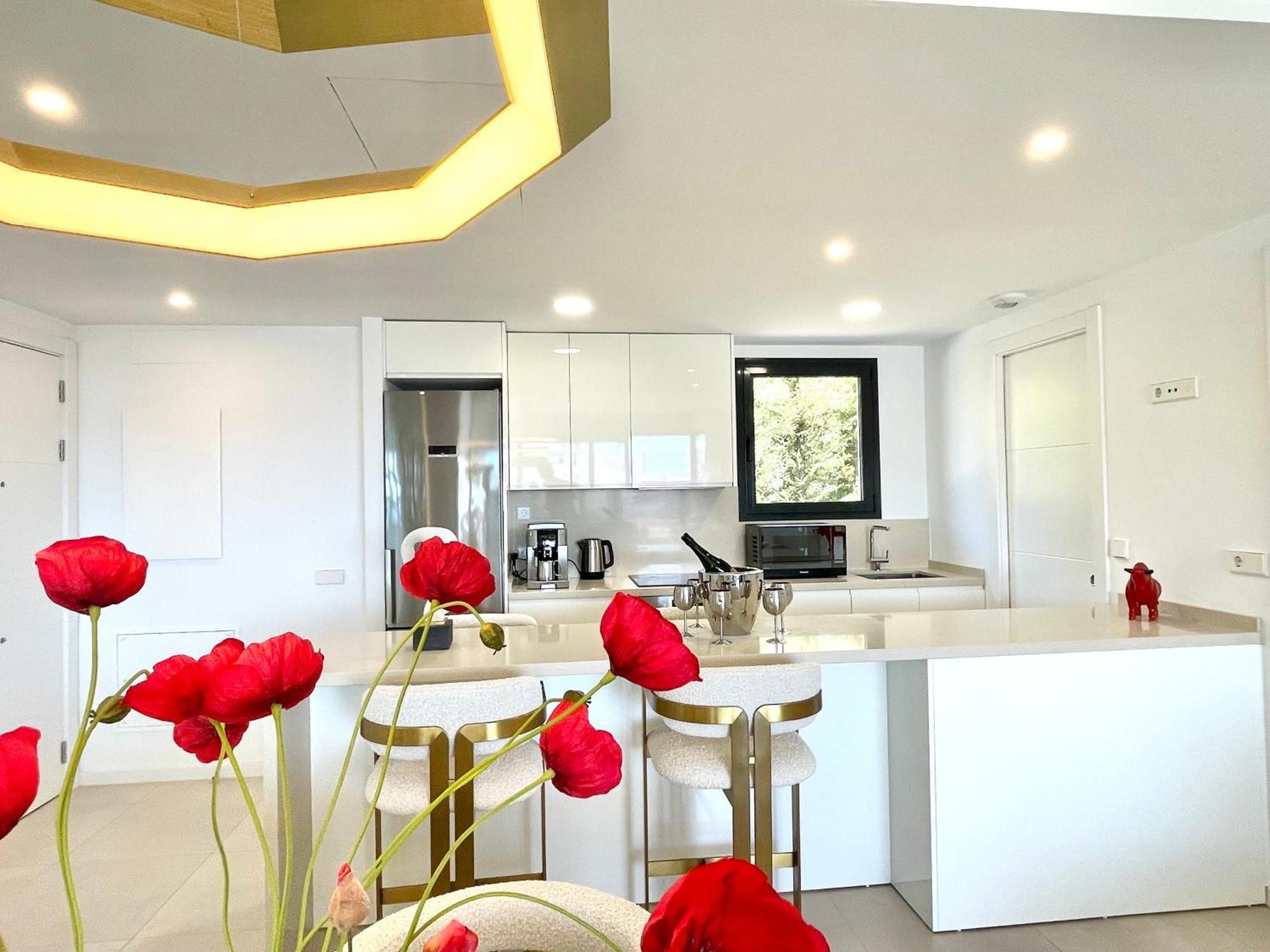 Appartement Upscale 3 Bedroom 300m From The