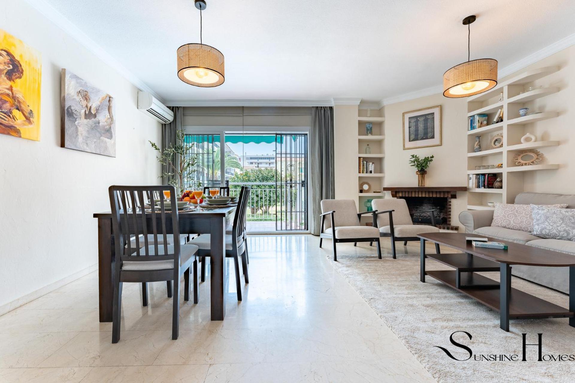 Perfect Location 3 Bedrooms 2 Bath, Parking, Pool *