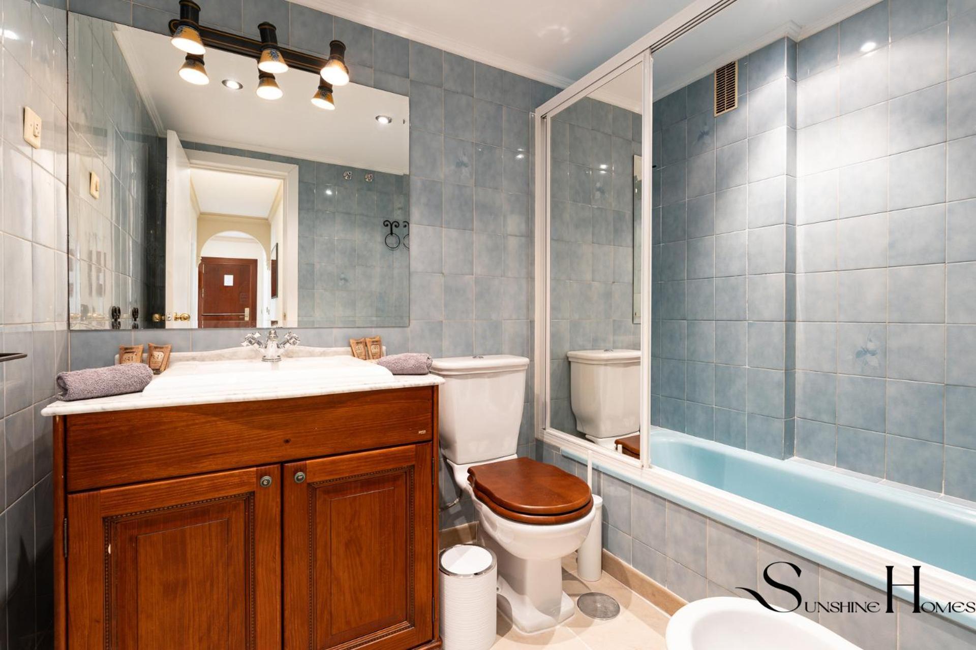 Perfect Location 3 Bedrooms 2 Bath, Parking, Pool