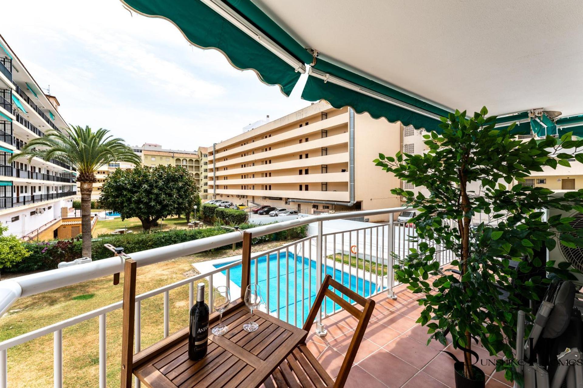 Perfect Location 3 Bedrooms 2 Bath, Parking, Pool Apartamento Fuengirola