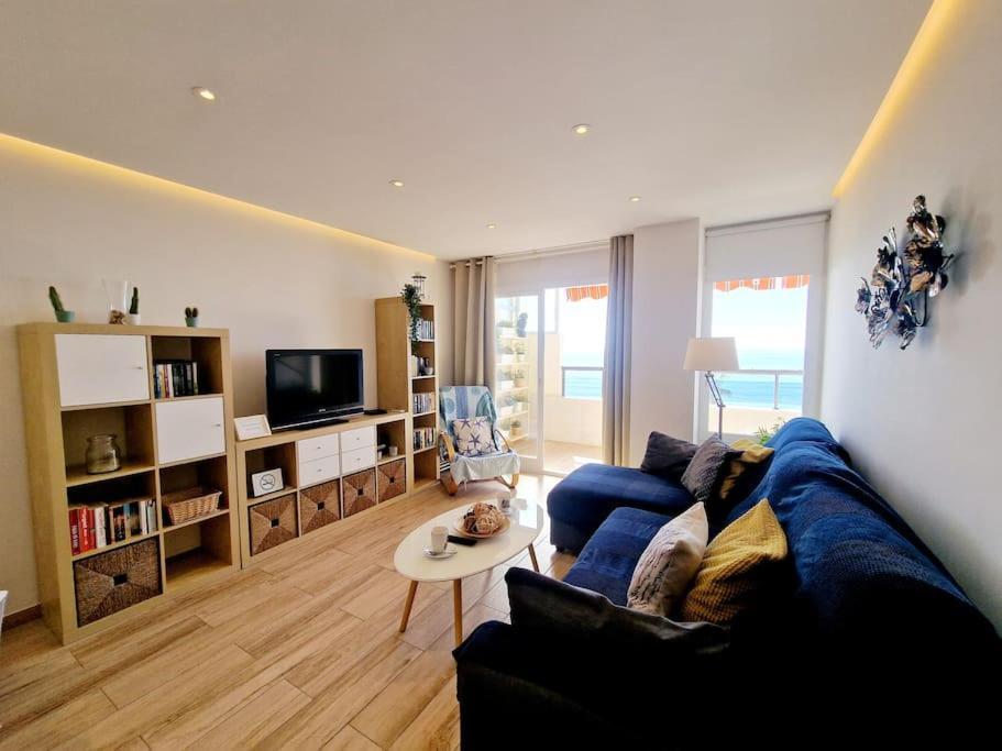 Apartment Beachfront Dream: Prime Location With Sea Views