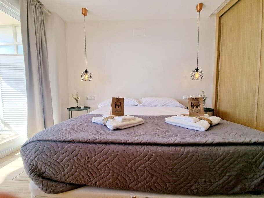 Beachfront Dream: Prime Location With Sea Views * Fuengirola