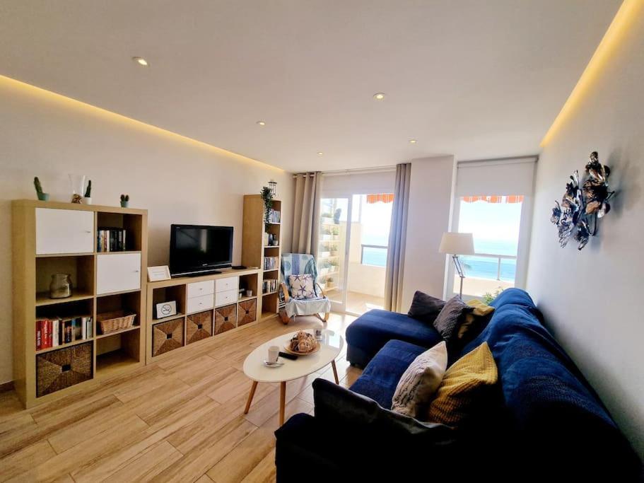 Apartment Beachfront Dream: Prime Location With Sea Views *