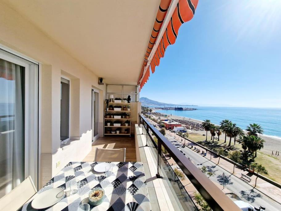 Apartment Beachfront Dream: Prime Location With Sea Views *