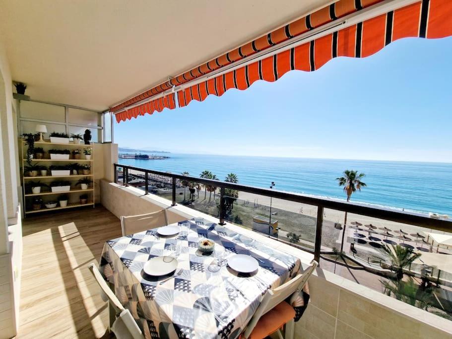 Beachfront Dream: Prime Location With Sea Views Apartment Fuengirola