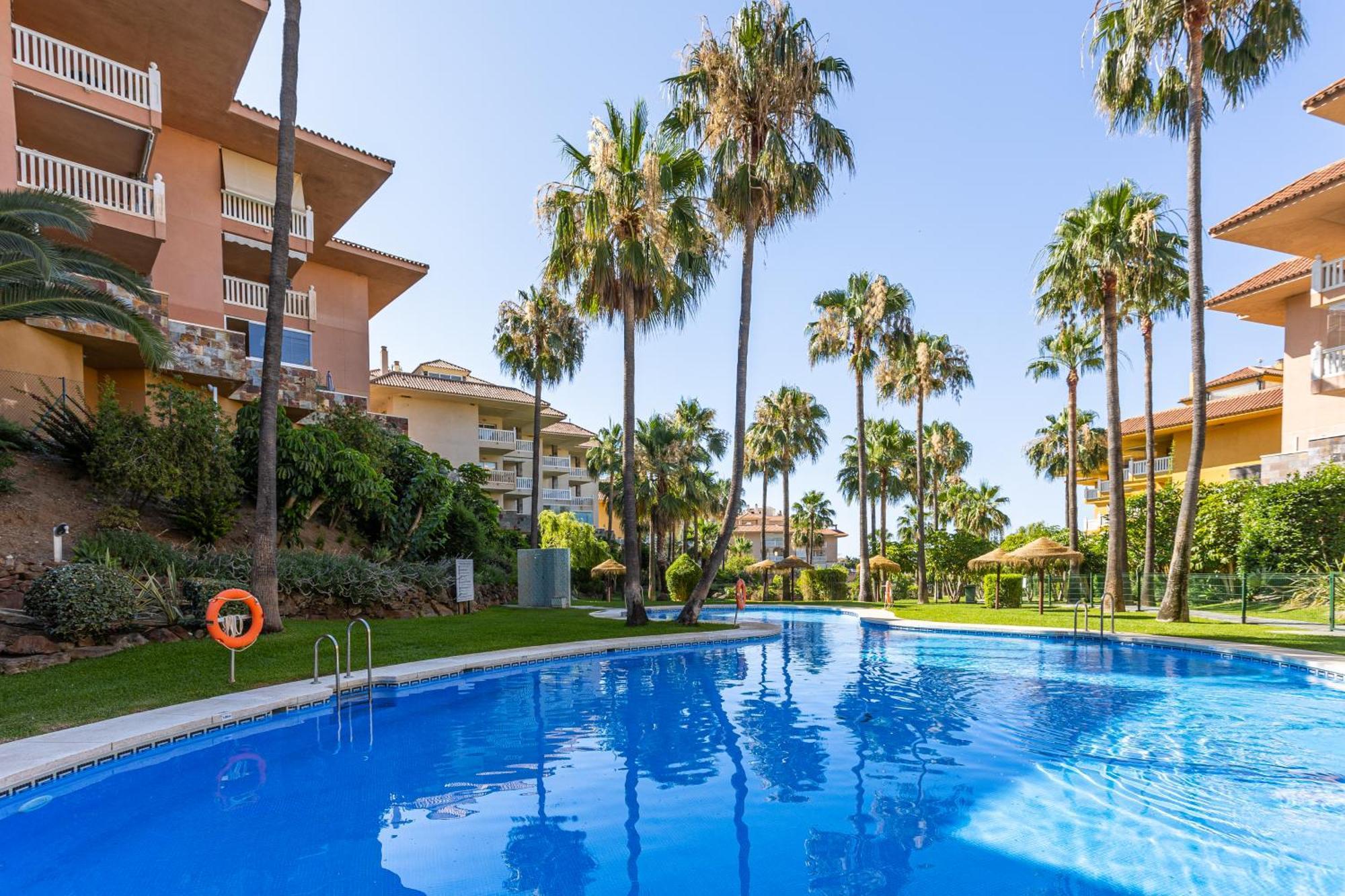 Apartment Cozy 2 Bedrooms In El Higueron Fuengirola