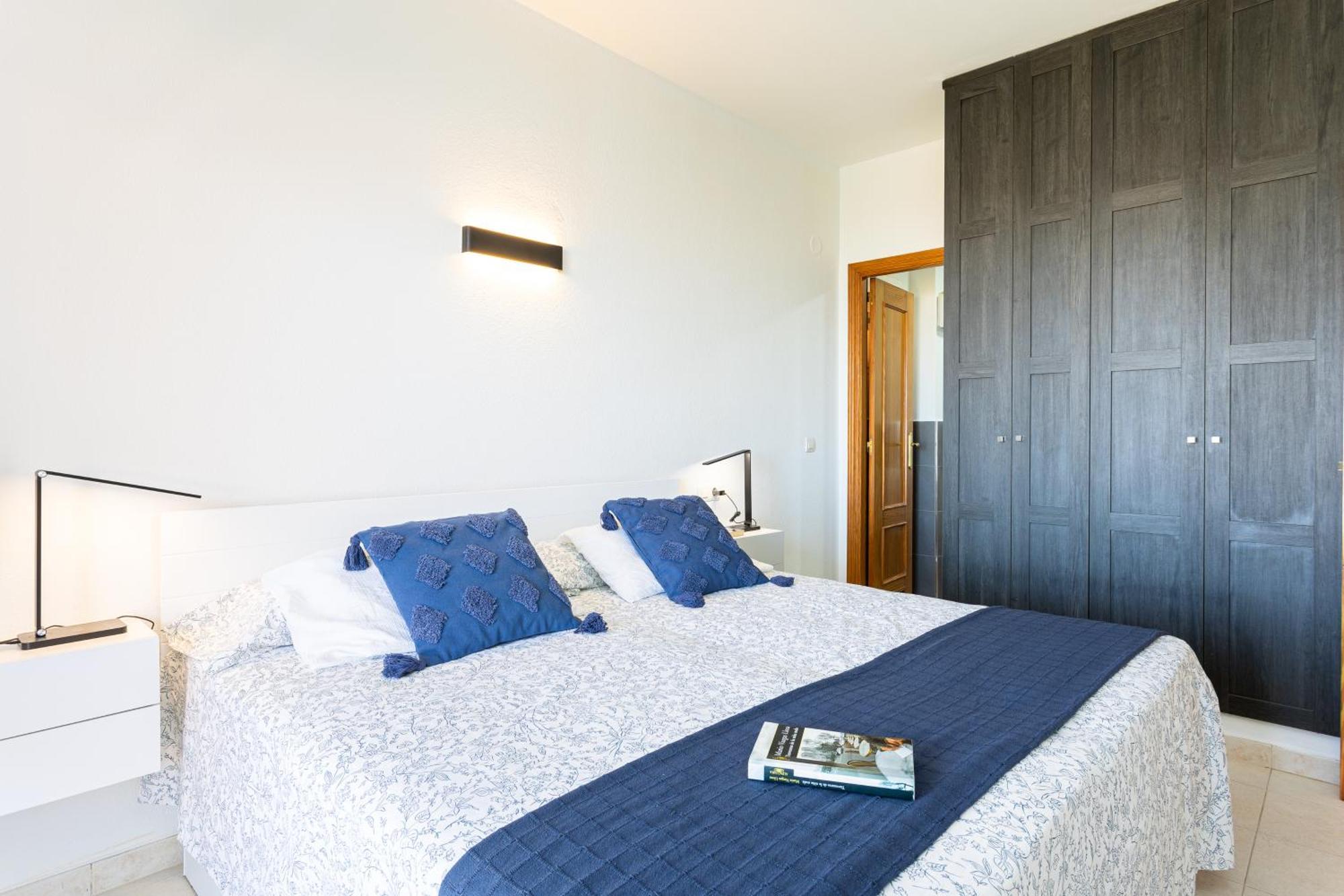 Cozy 2 Bedrooms In El Higueron