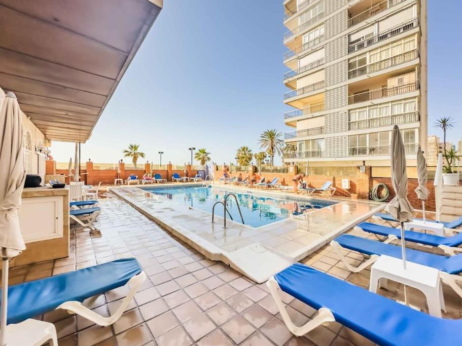 113 - Beachfront With Views, Appartement Fuengirola