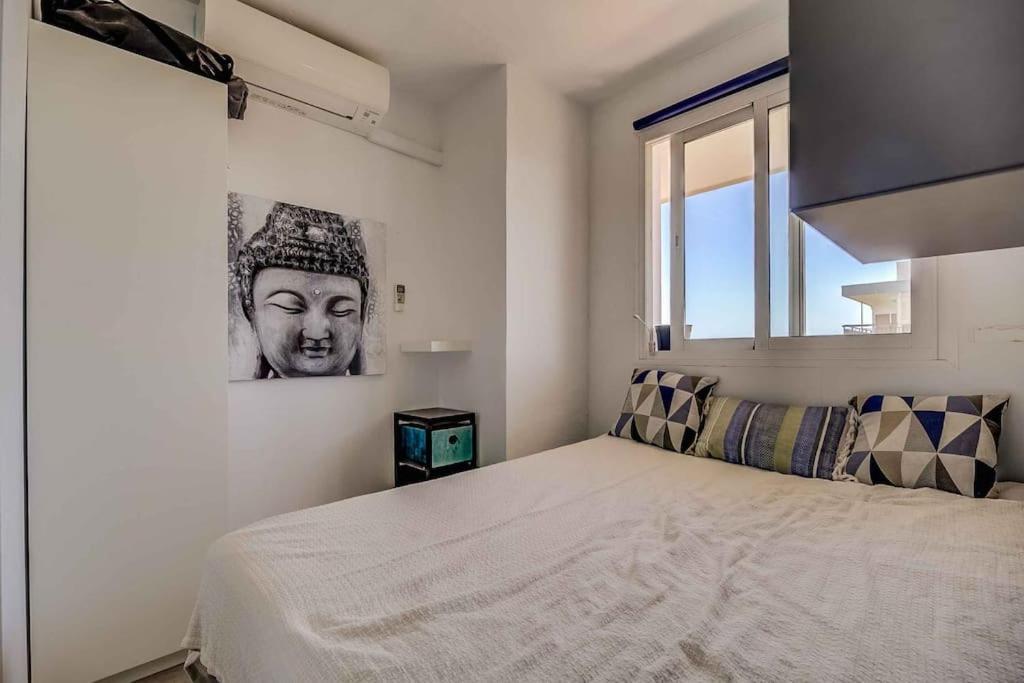 113 - Beachfront With Views,