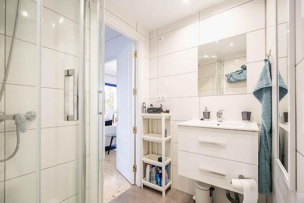 Appartement 113 - Beachfront With Views,