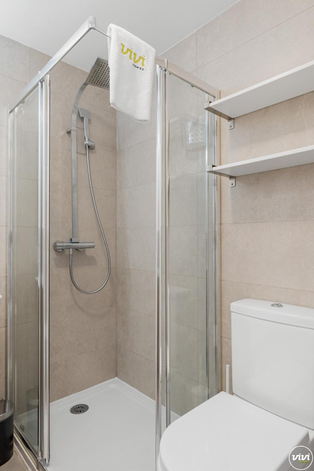 Vivi Homes - Sultana Gym, Pool, Terrace & Sea View Apartment Fuengirola