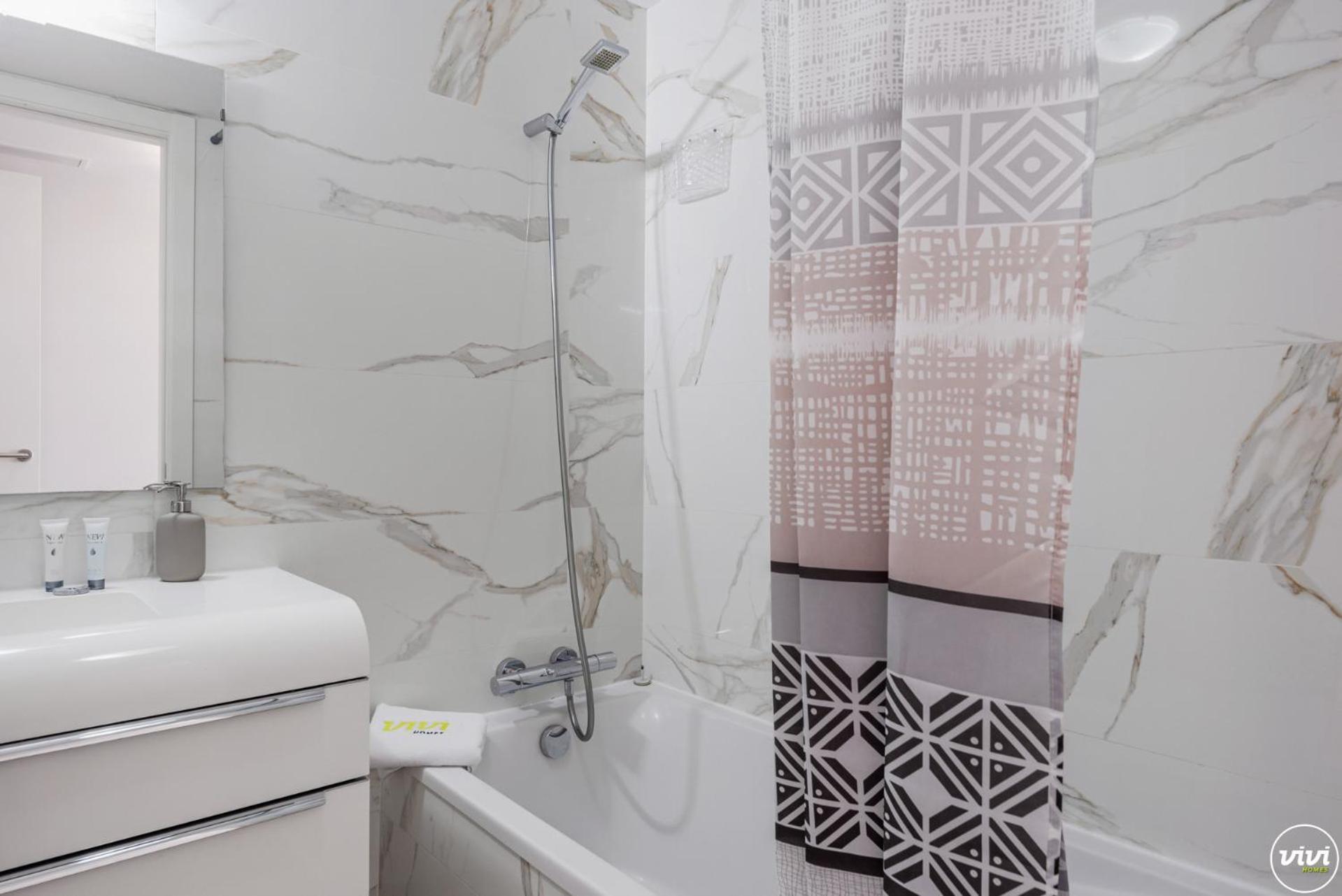 Vivi Homes - Sultana Gym, Pool, Terrace & Sea View Fuengirola